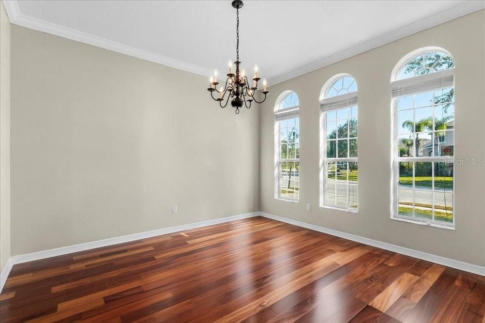 Image 22 of 46 For 352 Old Alemany Place