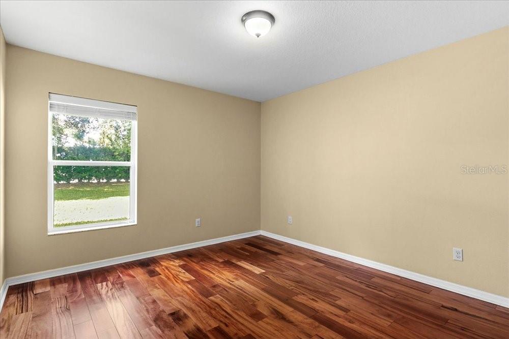 Image 32 of 46 For 352 Old Alemany Place