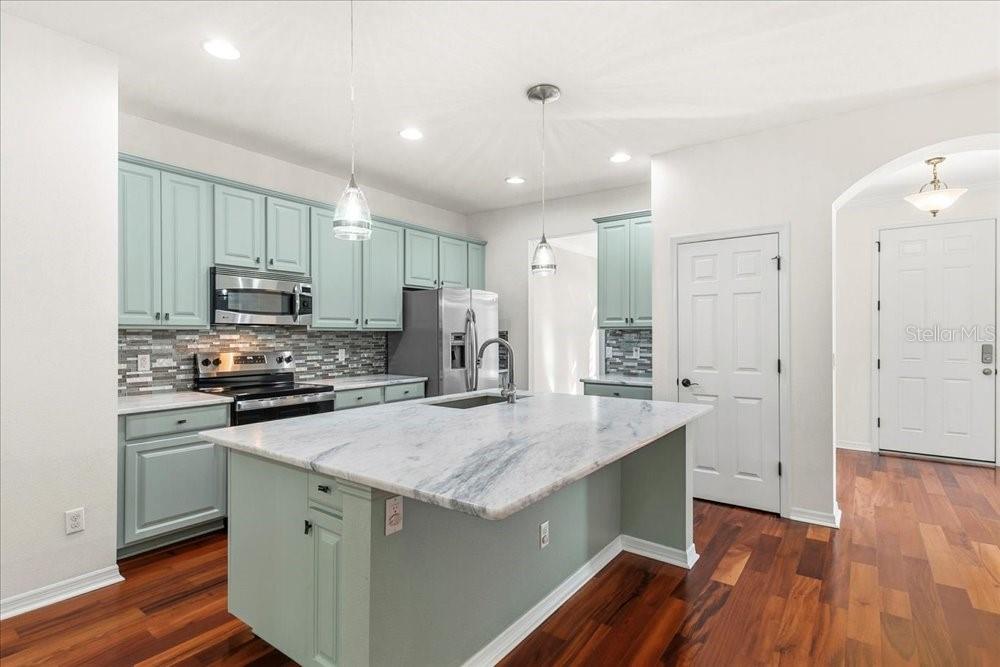 Image 7 of 46 For 352 Old Alemany Place