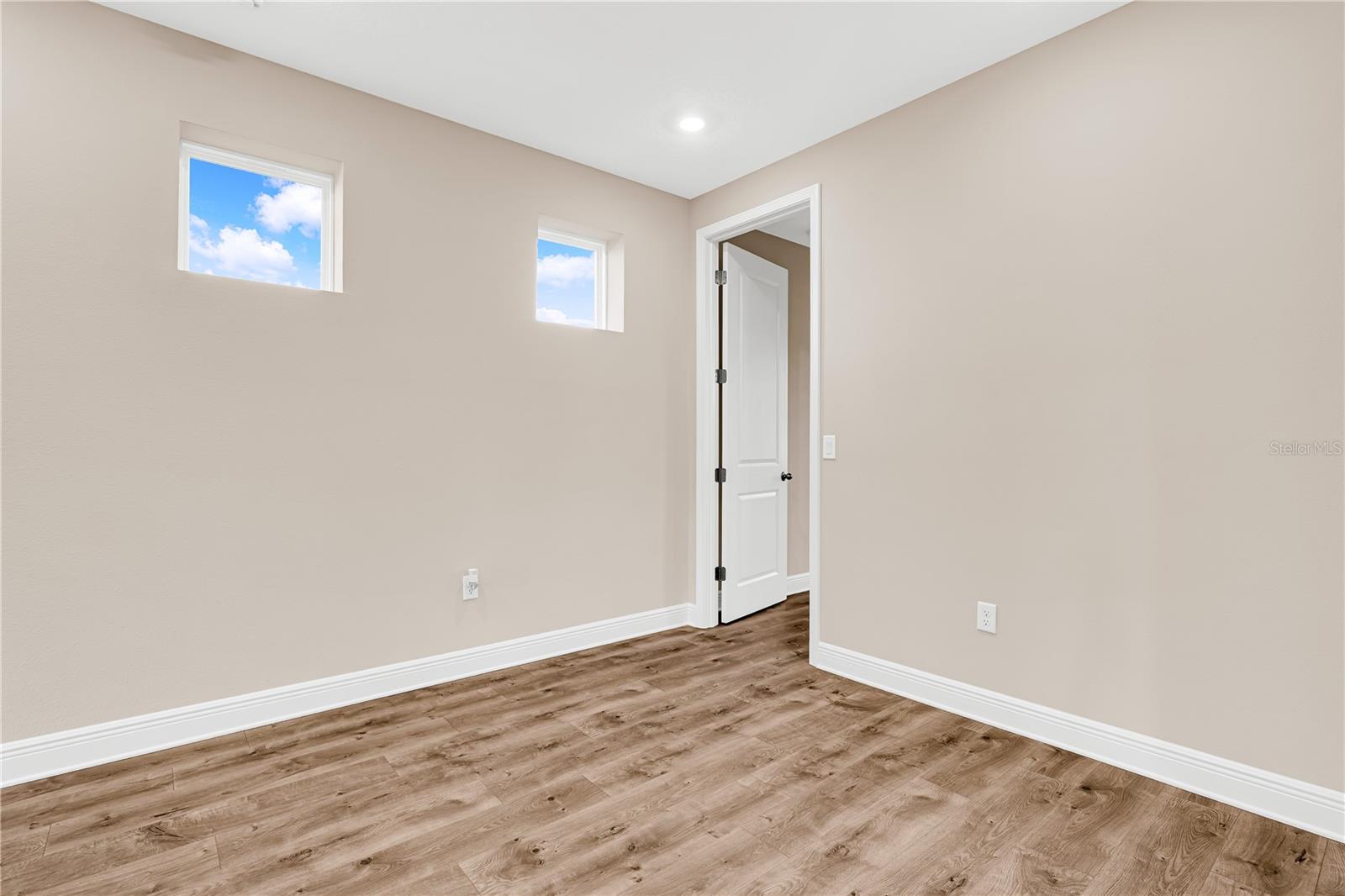 Image 12 of 48 For 10205 Pearson Avenue