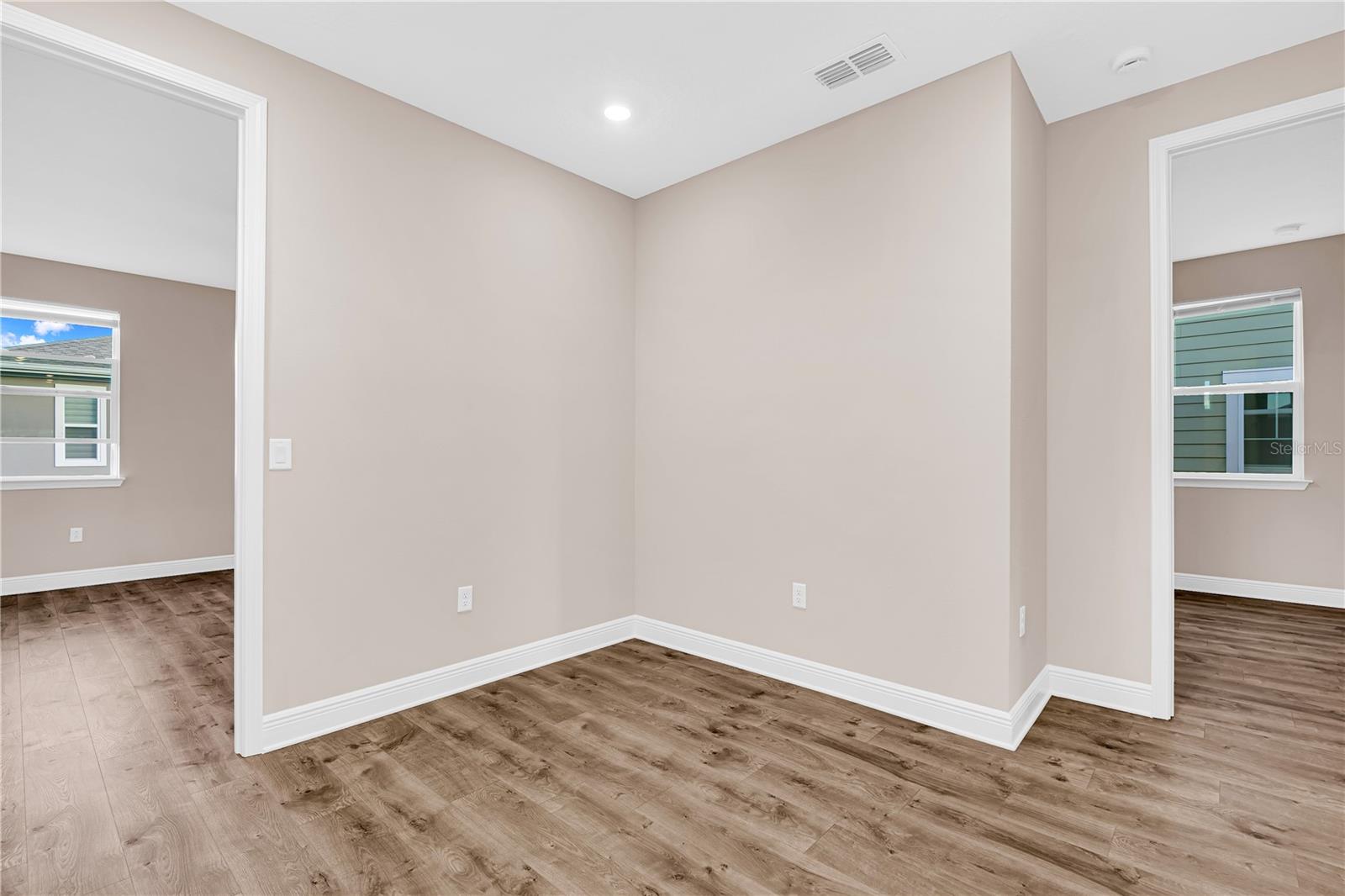 Image 17 of 48 For 10205 Pearson Avenue