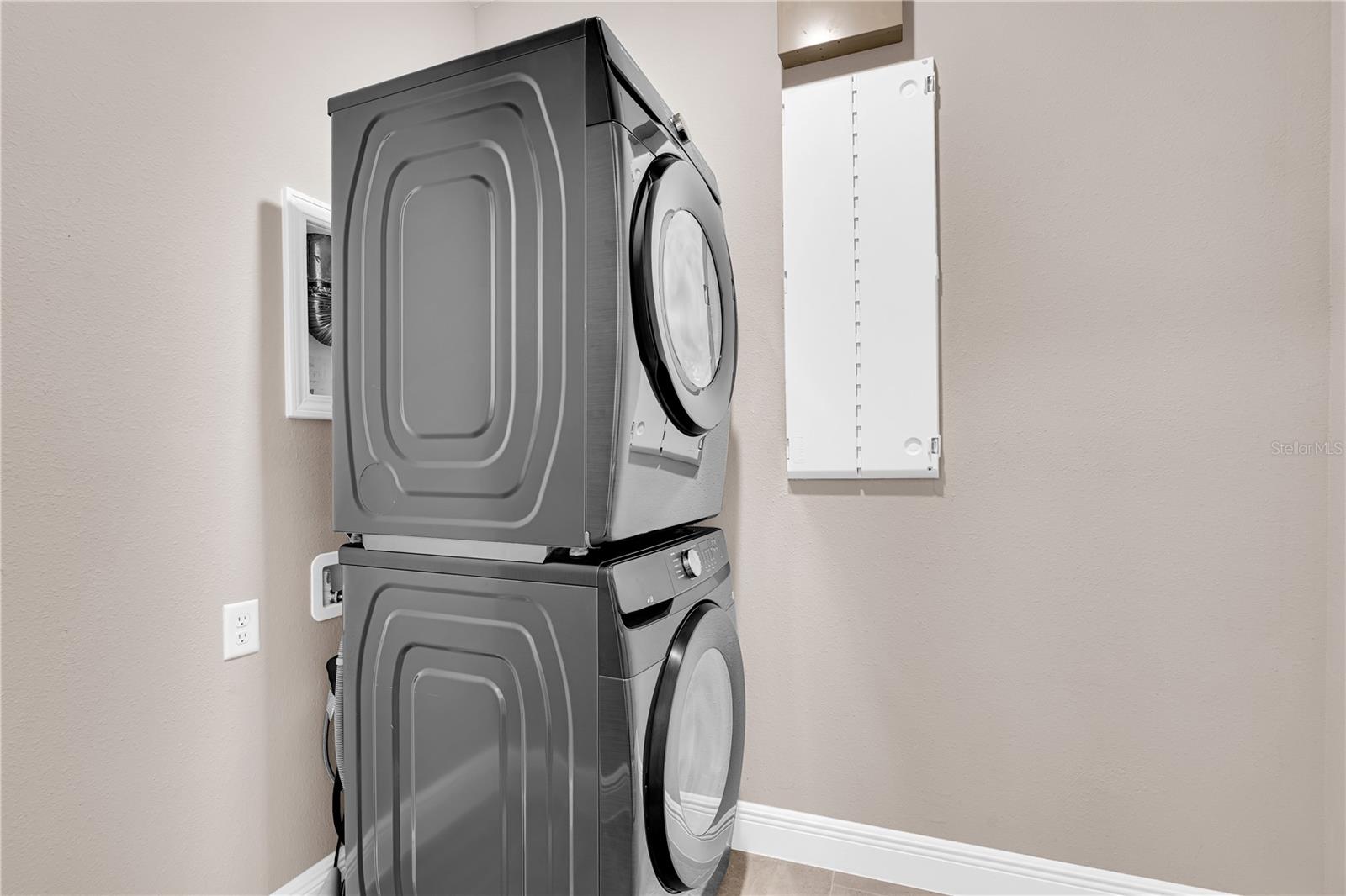 Image 20 of 48 For 10205 Pearson Avenue