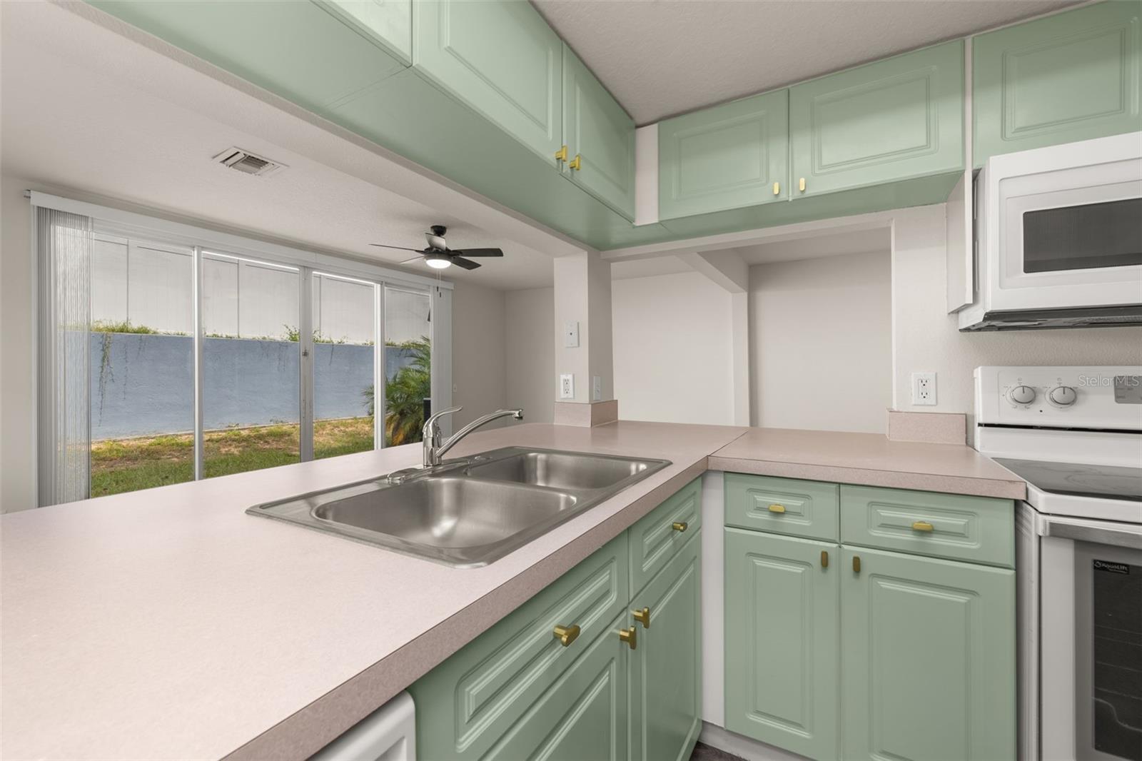 Image 10 of 32 For 142 Mango Drive