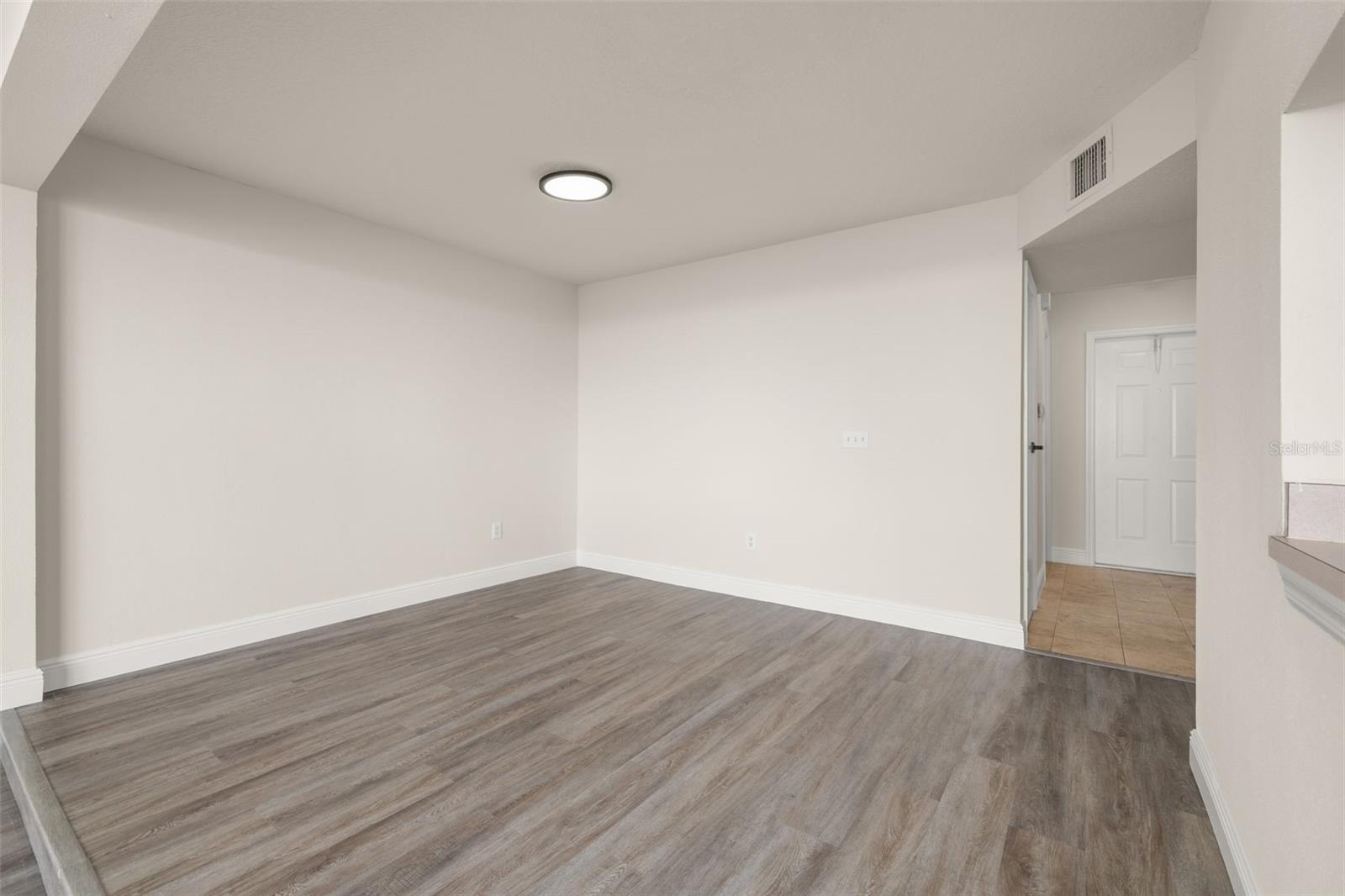 Image 12 of 32 For 142 Mango Drive