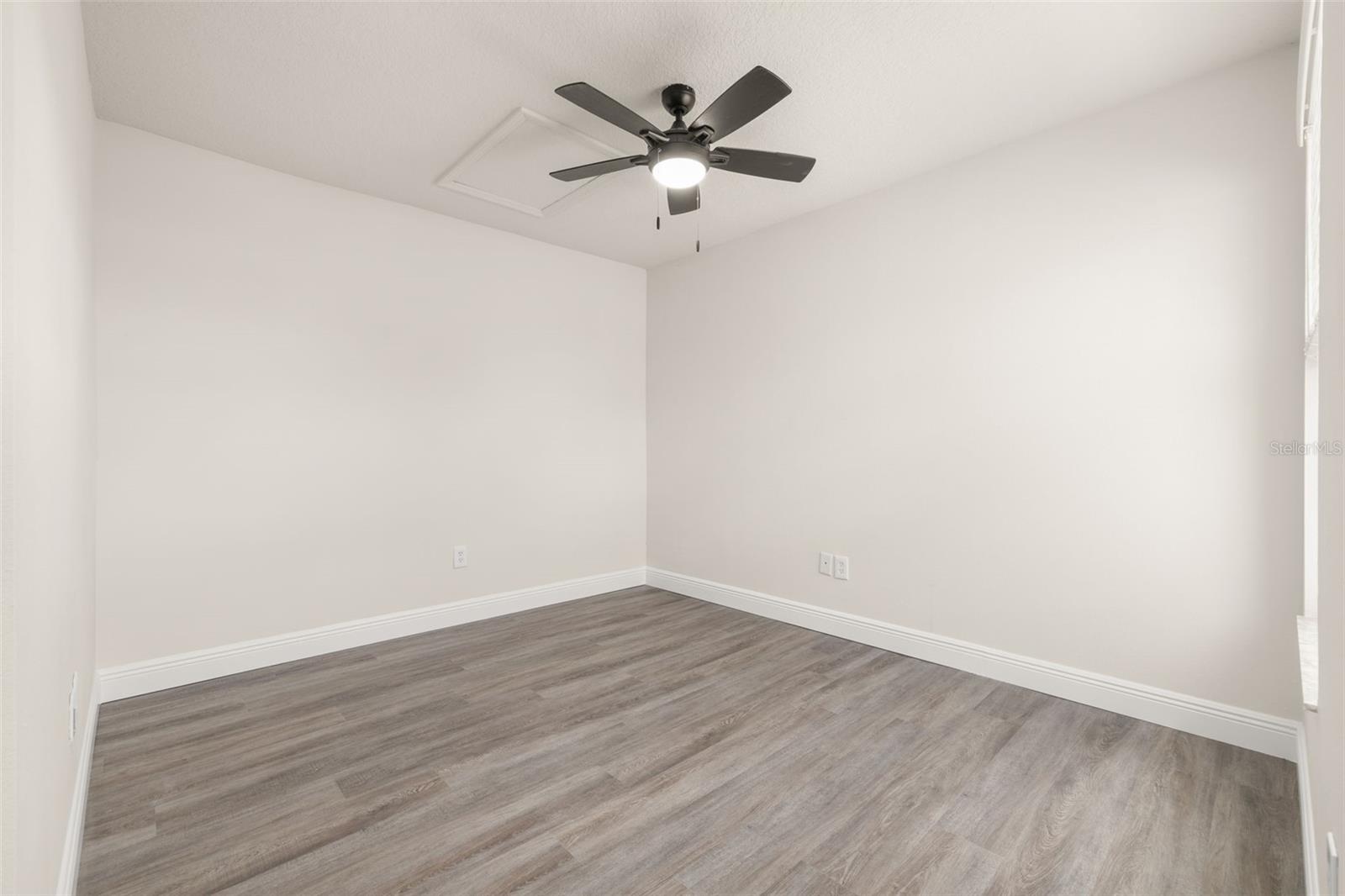 Image 17 of 32 For 142 Mango Drive