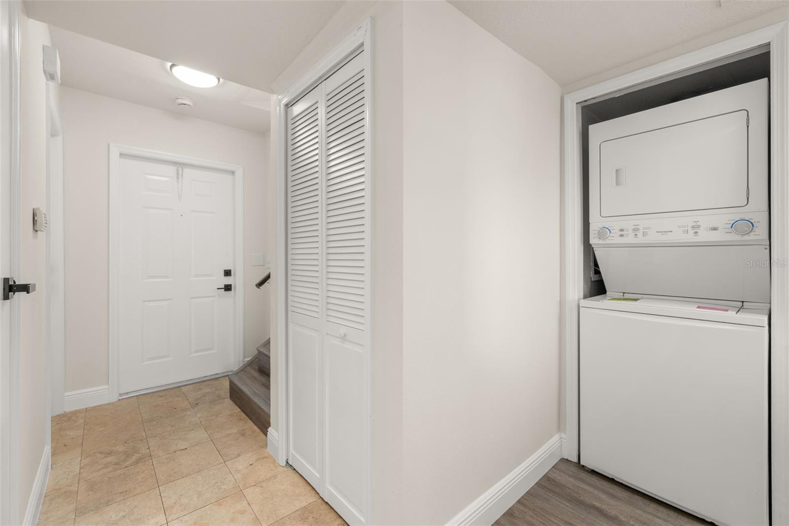 Image 6 of 32 For 142 Mango Drive