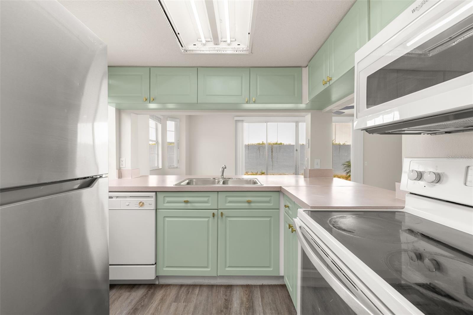 Image 8 of 32 For 142 Mango Drive