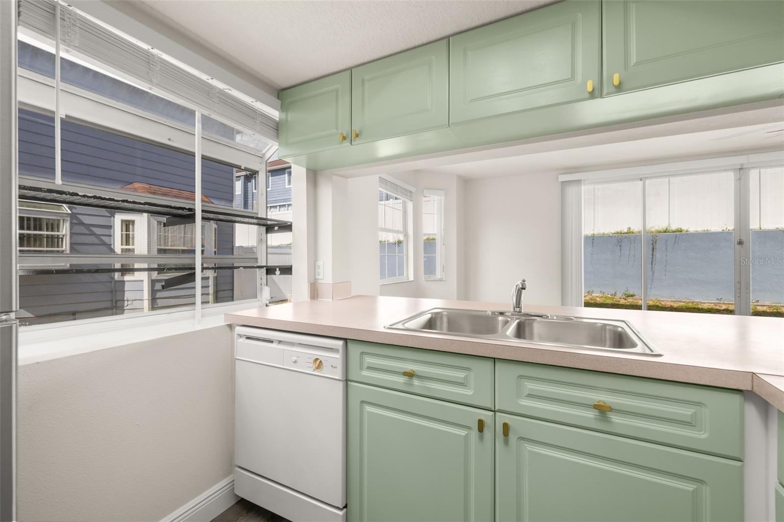 Image 9 of 32 For 142 Mango Drive