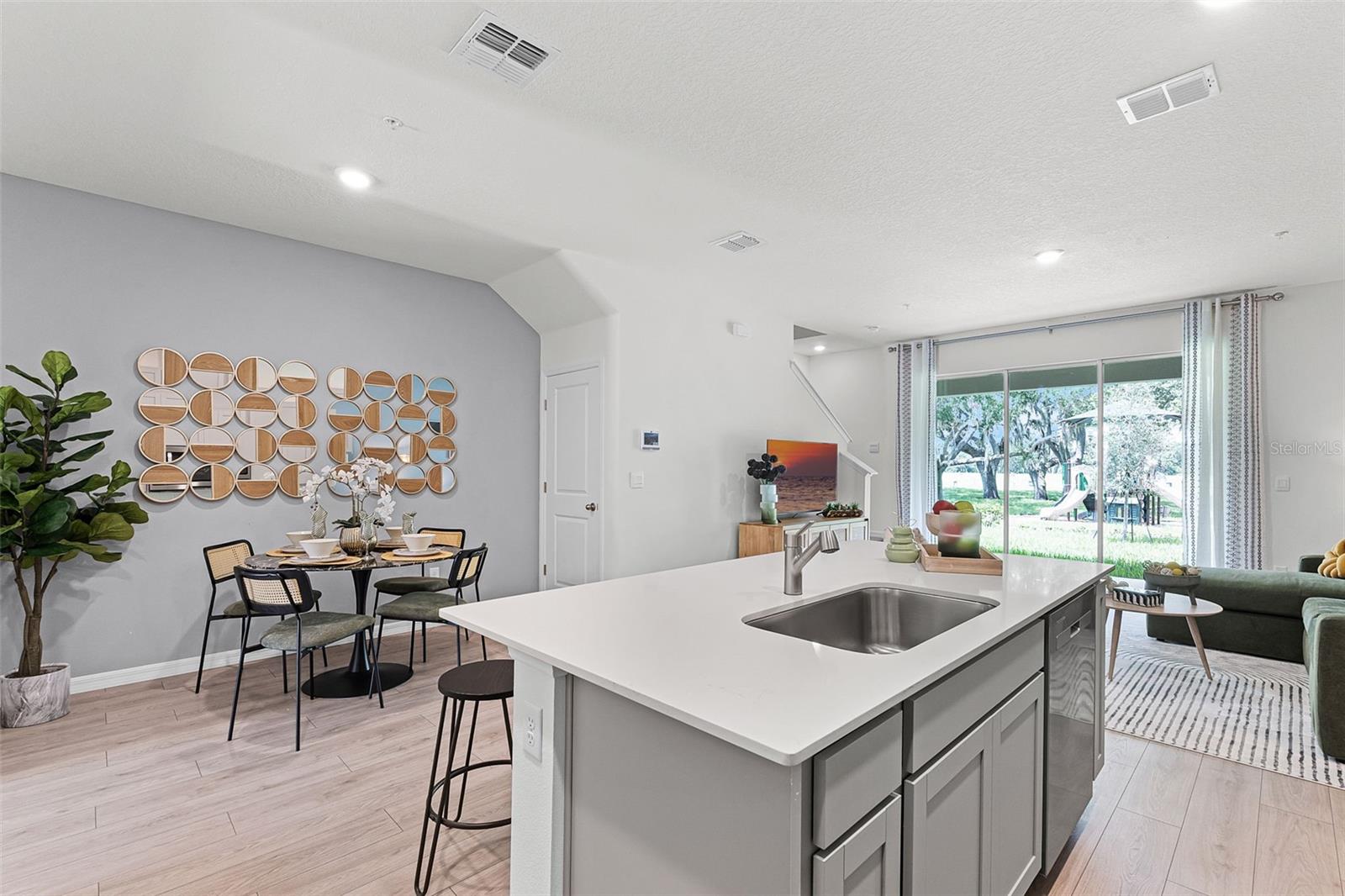 Image 6 of 21 For 3264 Chroma Street