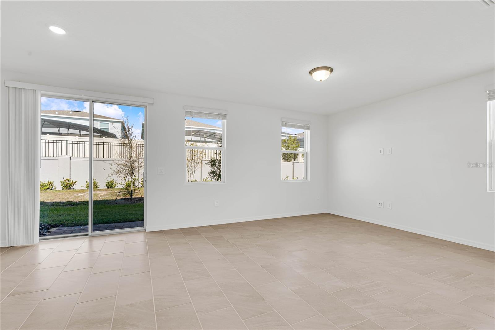 Image 11 of 31 For 16362 Bird Of Paradise Avenue