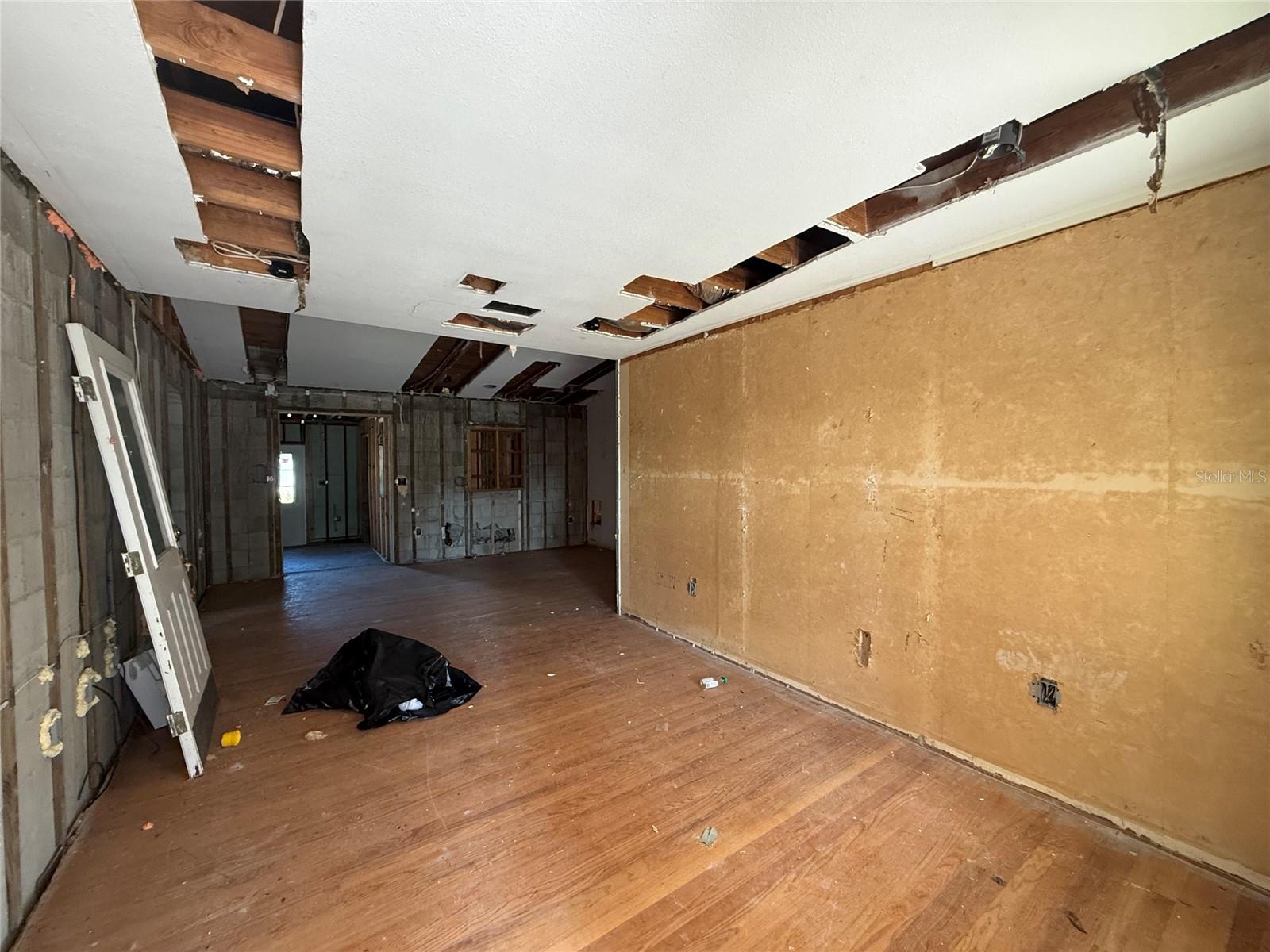 Image 2 of 19 For 1015 Palm Avenue