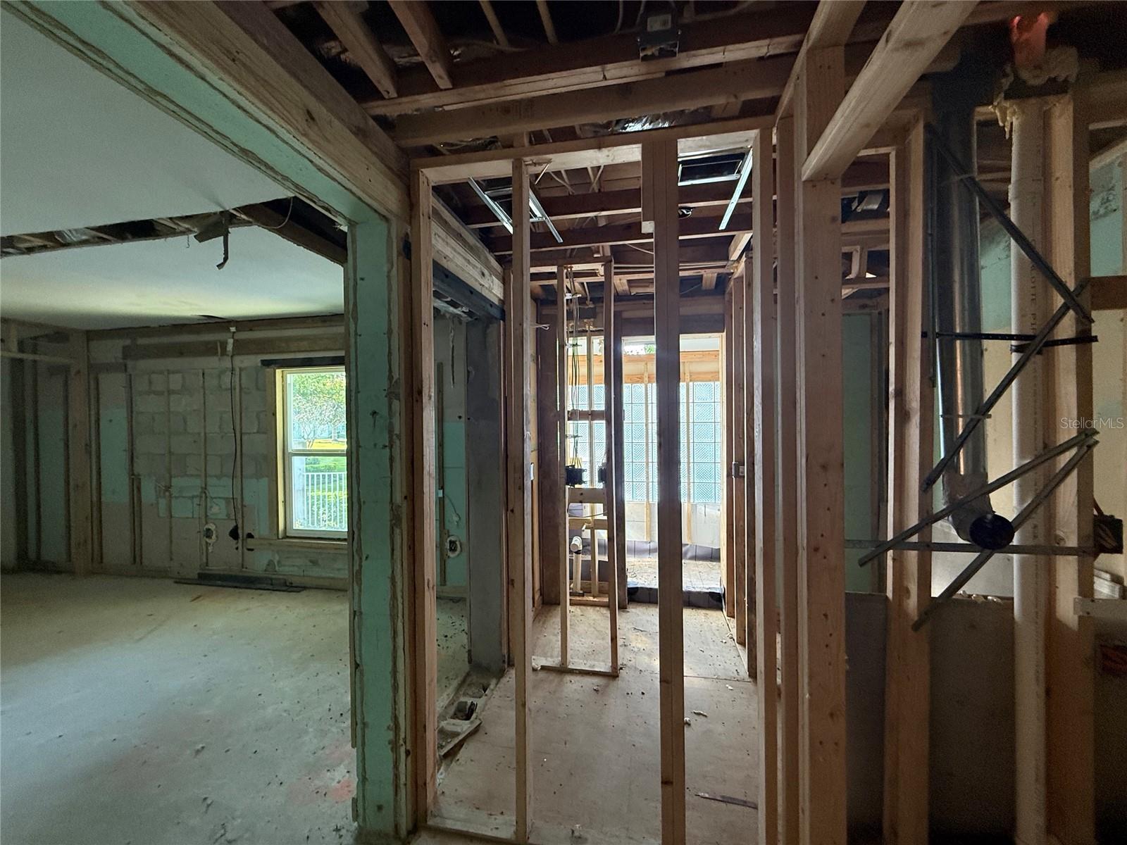 Image 4 of 19 For 1015 Palm Avenue