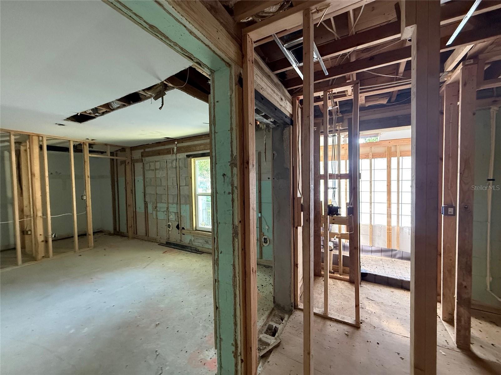 Image 5 of 19 For 1015 Palm Avenue