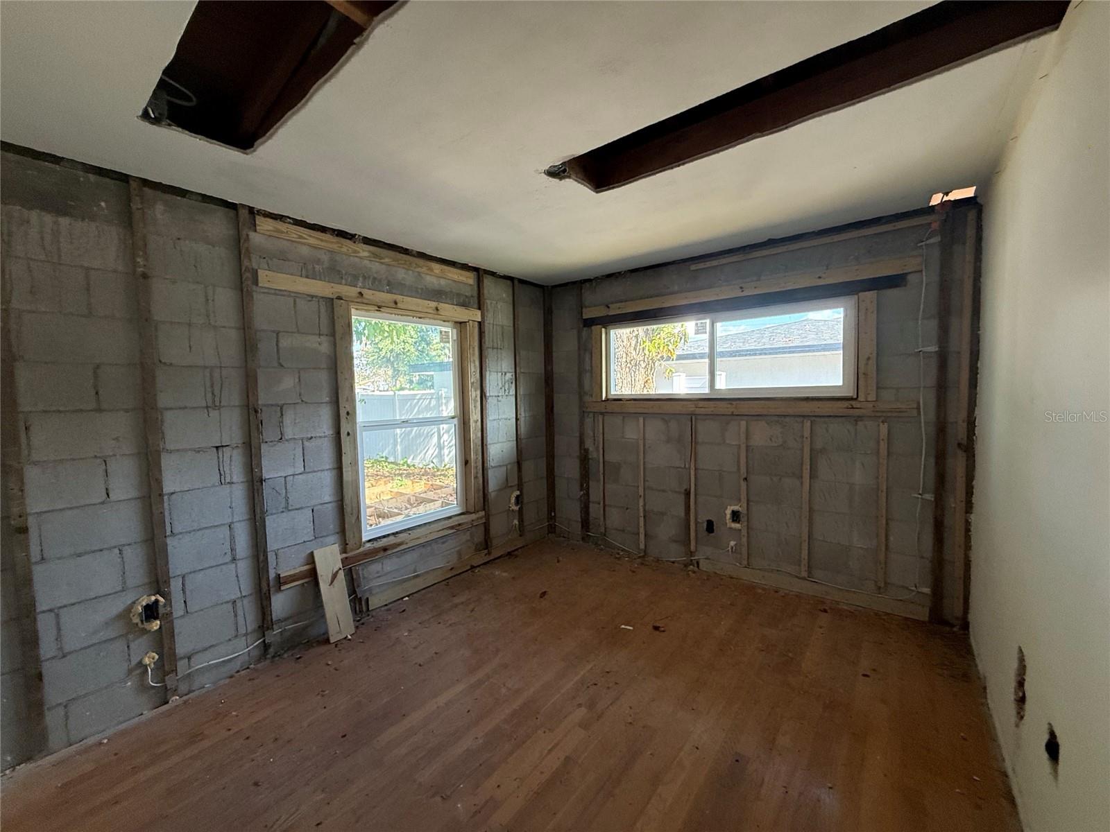 Image 9 of 19 For 1015 Palm Avenue