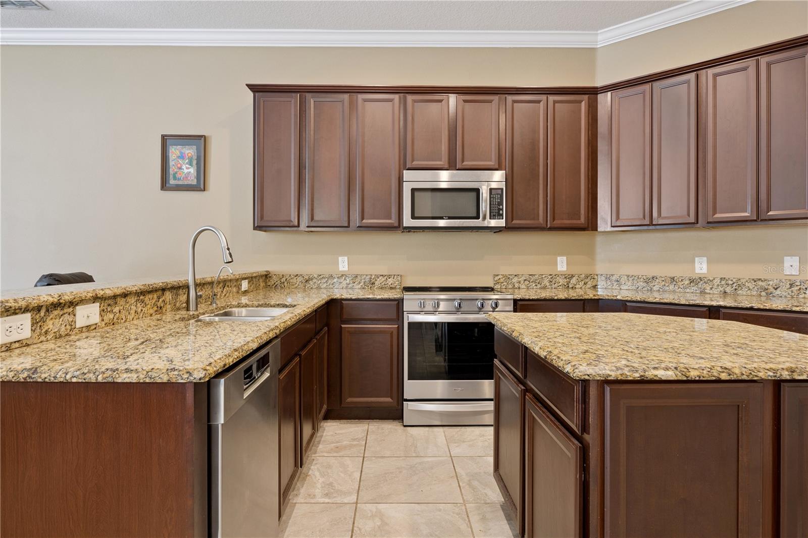 Image 13 of 38 For 366 Da Gama Drive