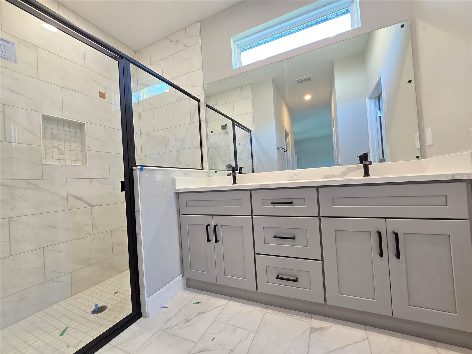 Image 33 of 67 For 6 Calendula Court