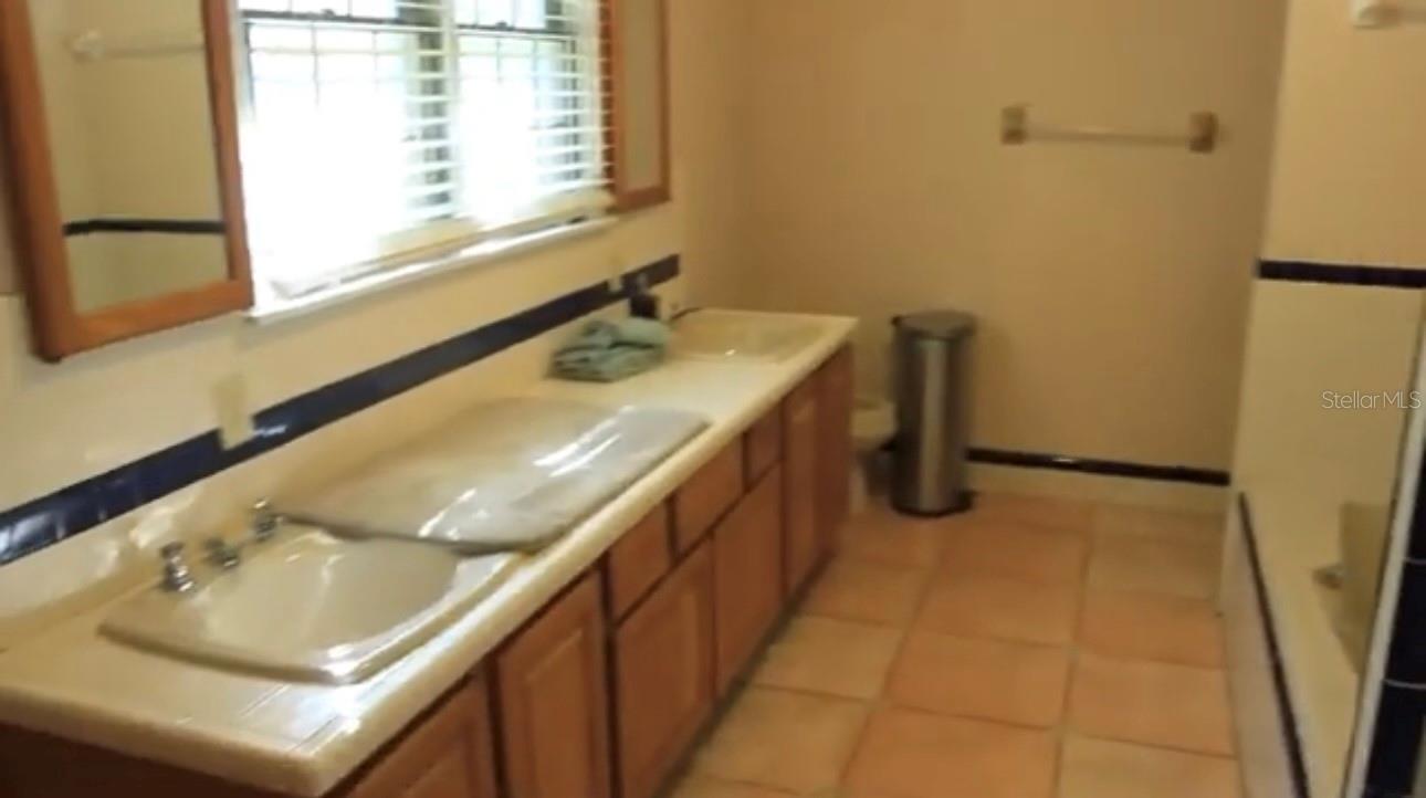 Image 28 of 31 For 9400 160th Street