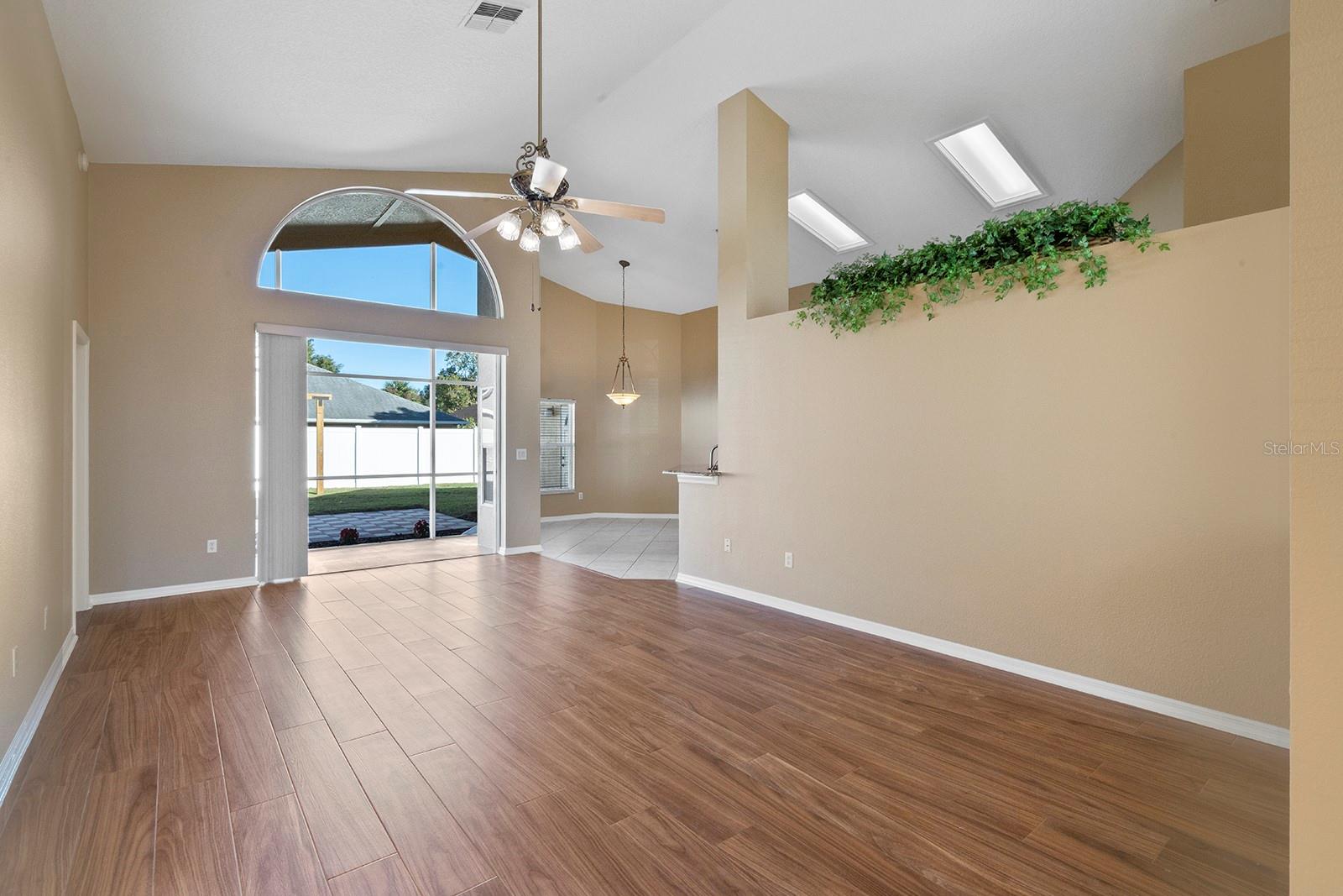 Image 9 of 55 For 1920 Turnberry Drive