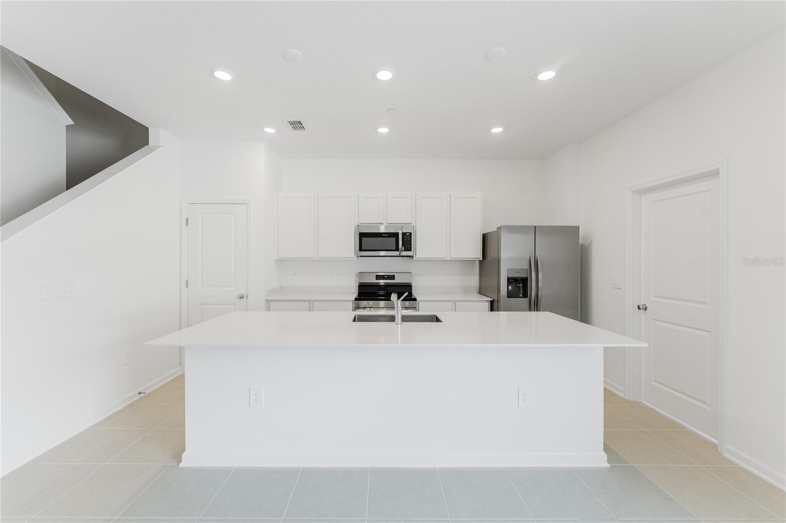 Image 6 of 40 For 2396 Rider Rain Lane