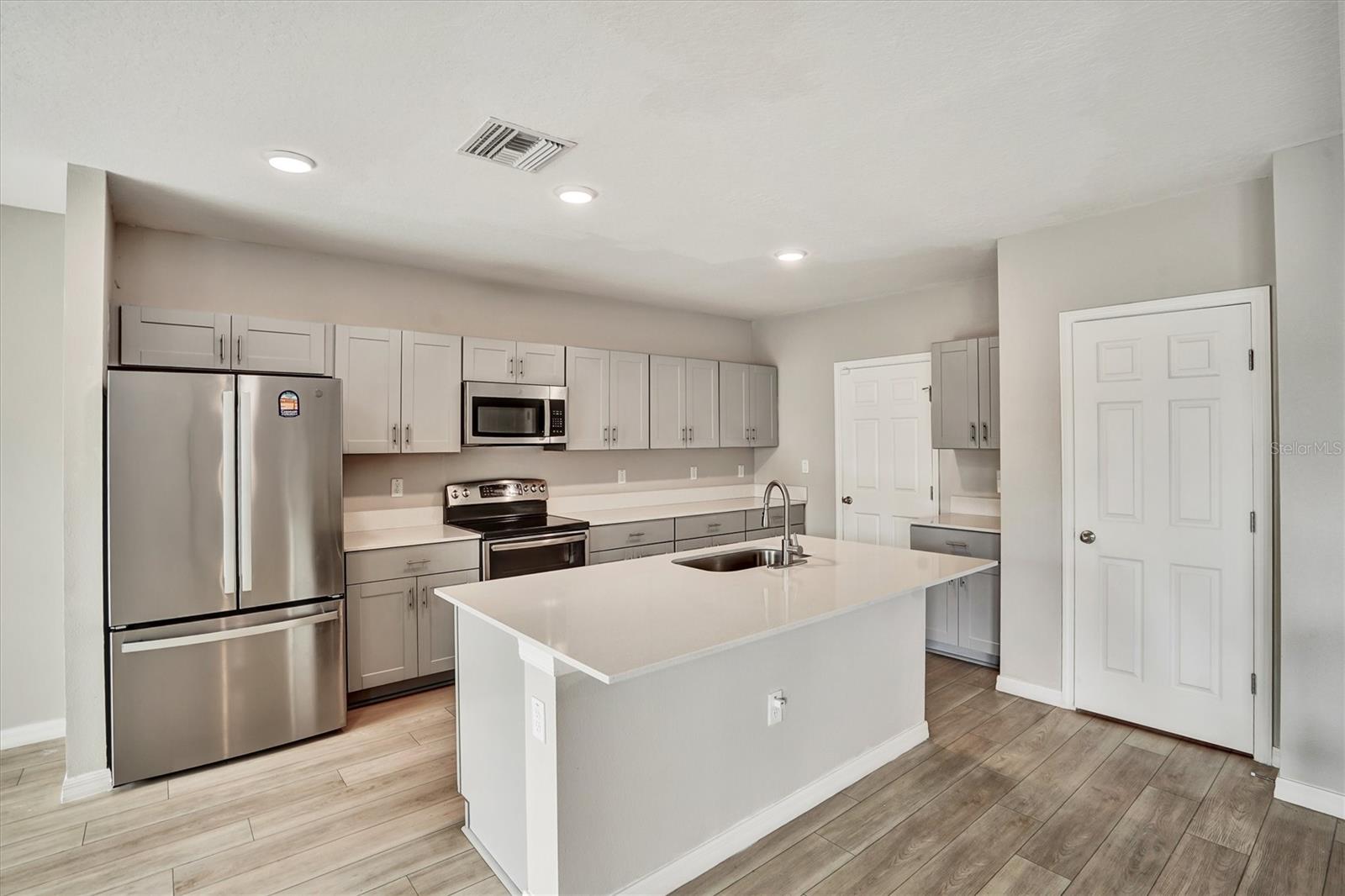 Image 16 of 25 For 4903 Mainsail Street