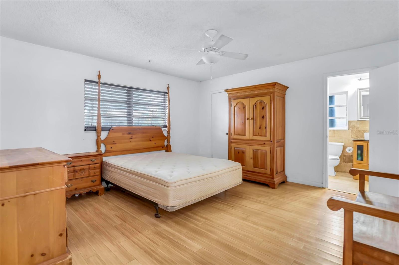 Image 9 of 24 For 4250 107th Avenue