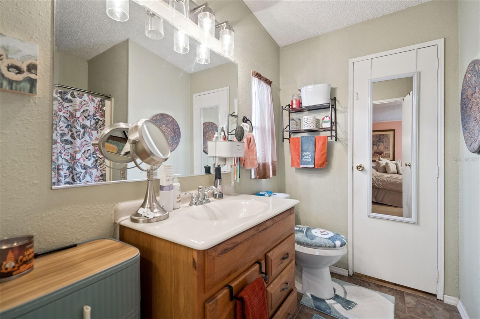 Image 18 of 41 For 50989 Highway 27  48