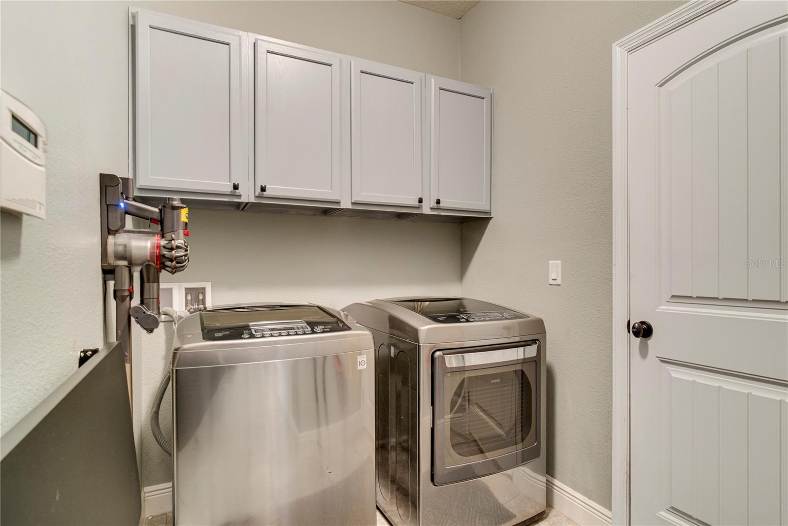 Image 27 of 39 For 623 Lake Cove Pointe Circle