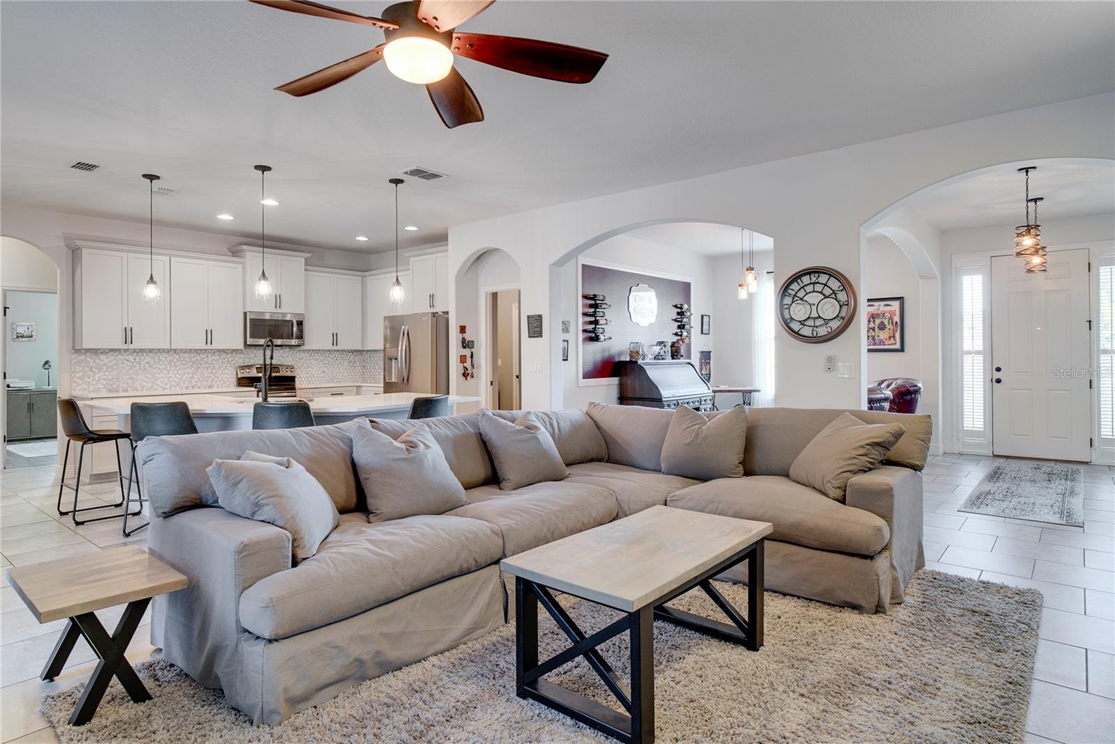 Image 9 of 39 For 623 Lake Cove Pointe Circle