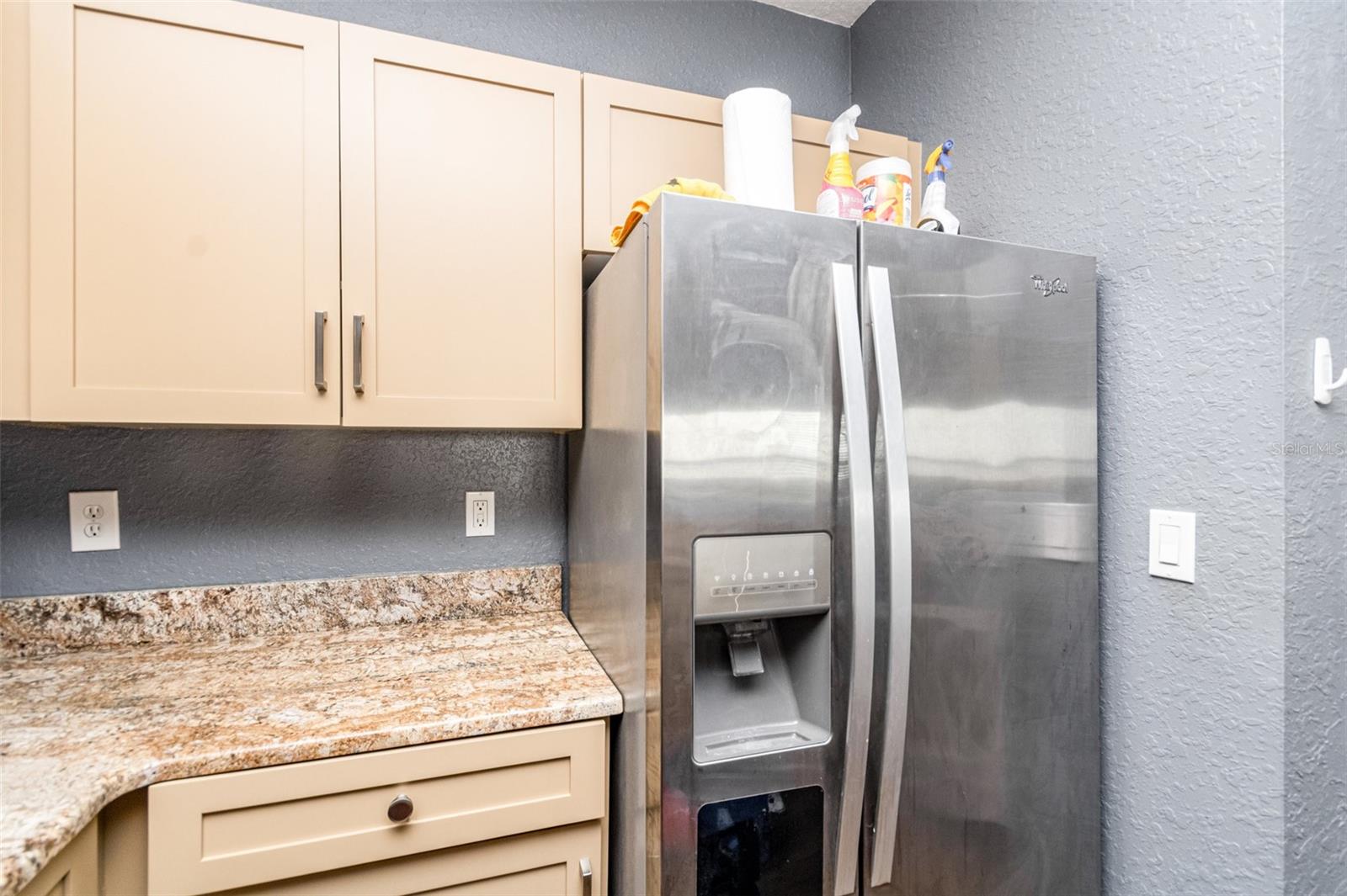 Image 17 of 34 For 202 South Street 5051