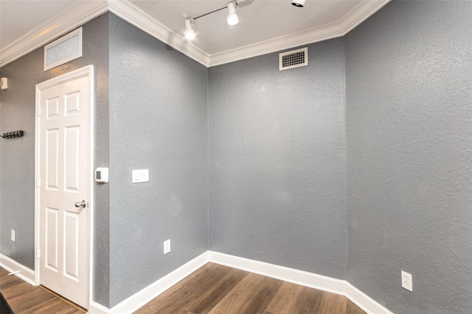 Image 18 of 34 For 202 South Street 5051