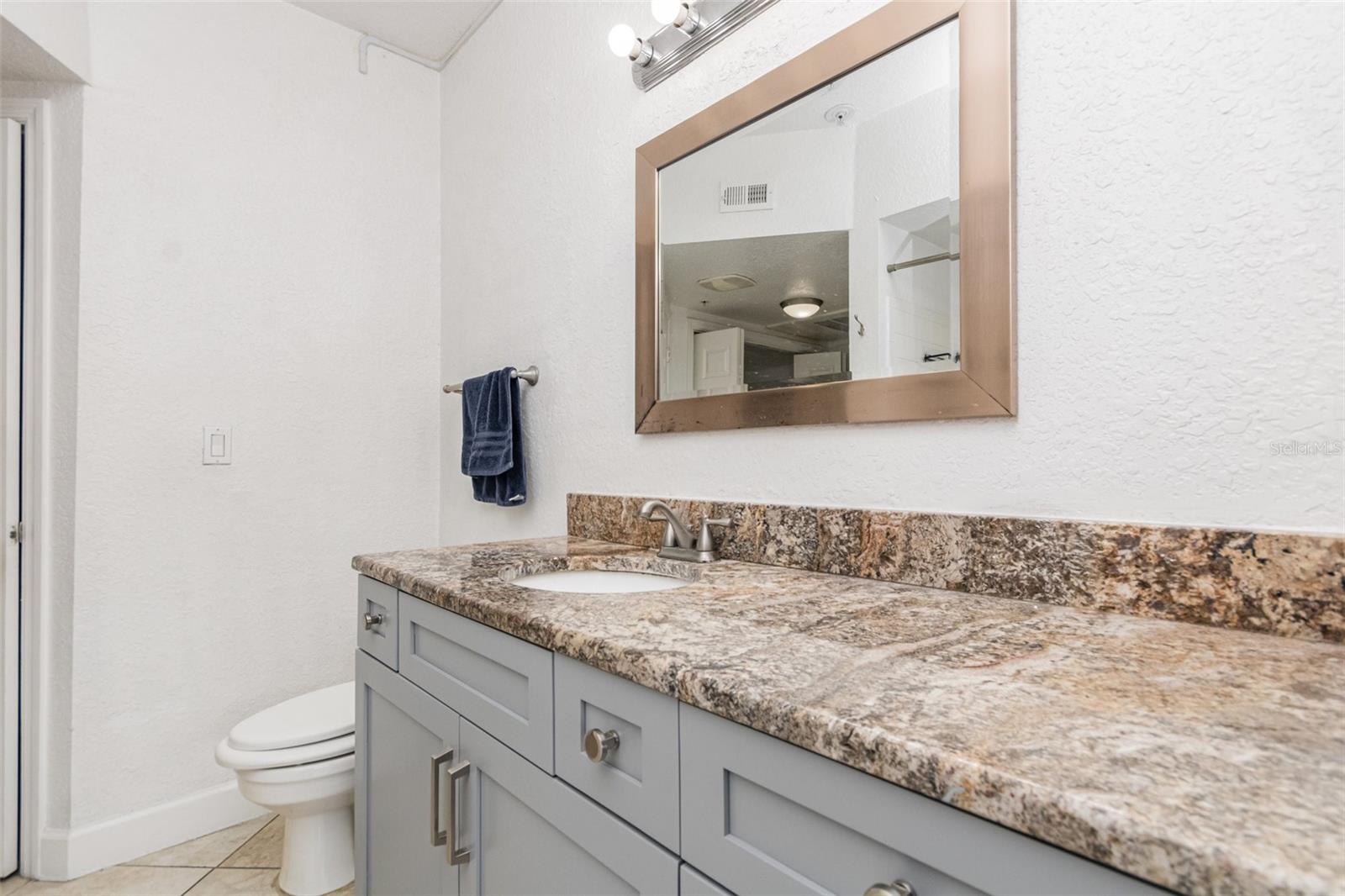 Image 25 of 34 For 202 South Street 5051