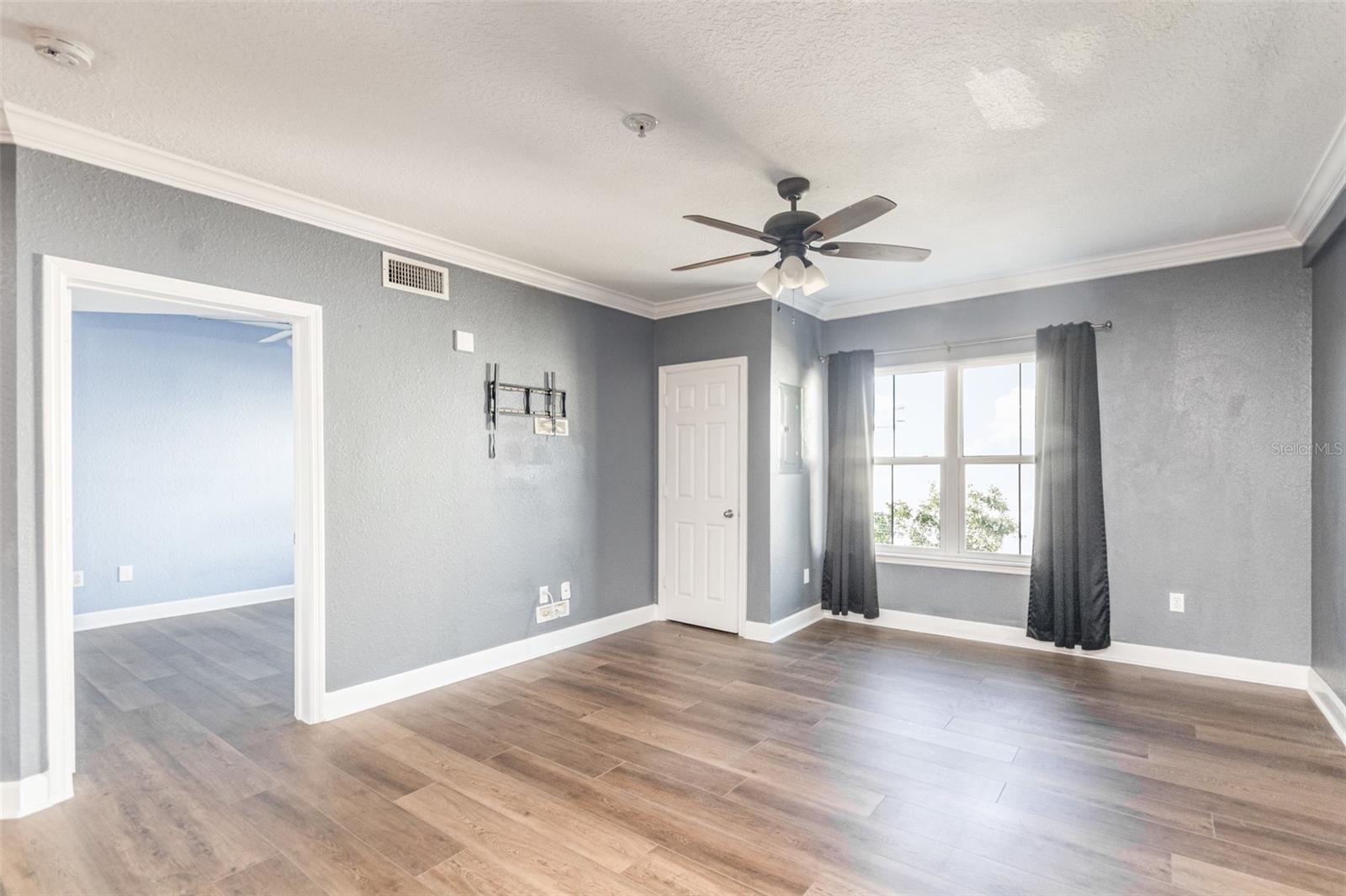 Image 8 of 34 For 202 South Street 5051