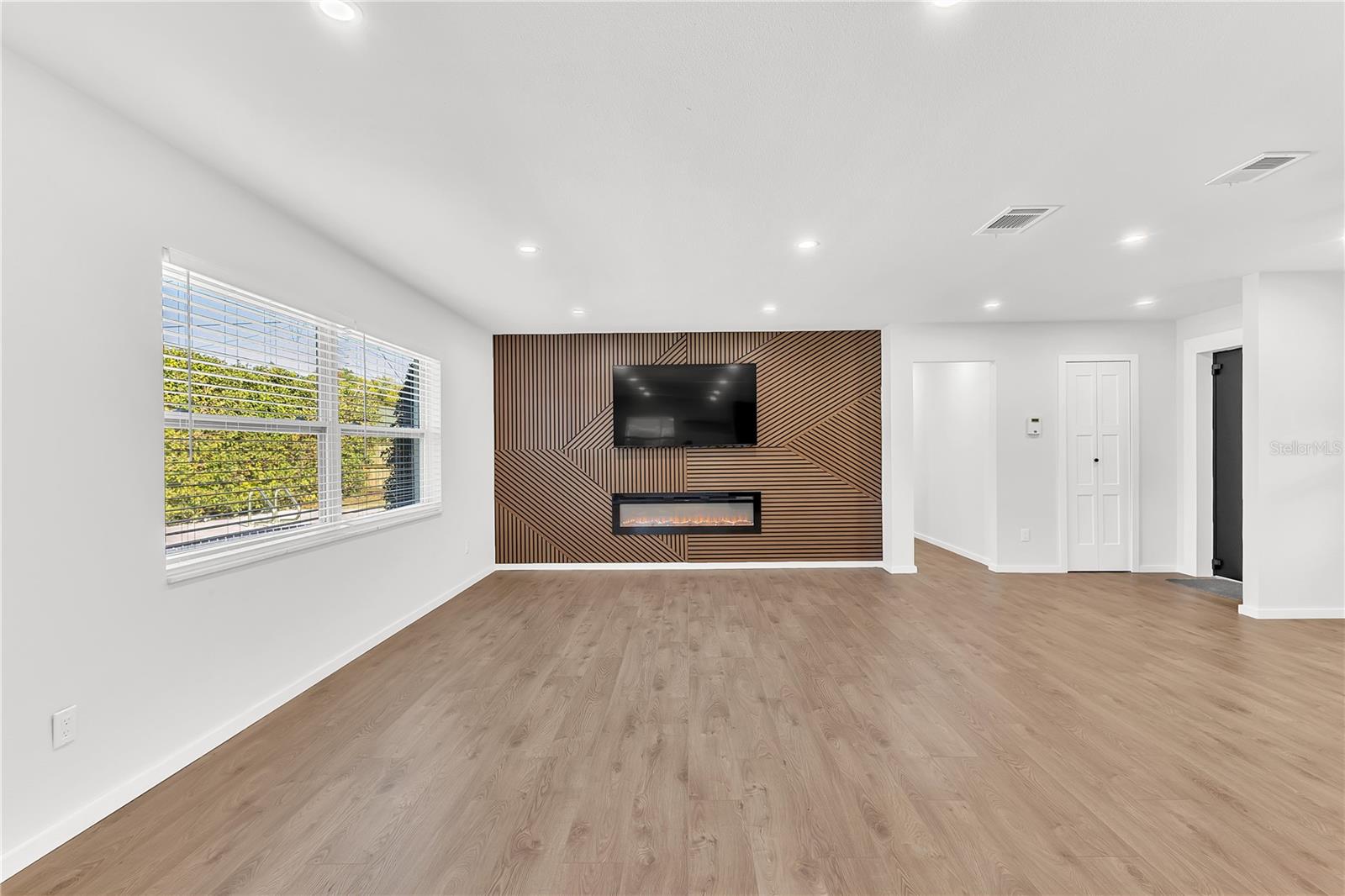 Image 12 of 47 For 2817 Fitzooth Drive