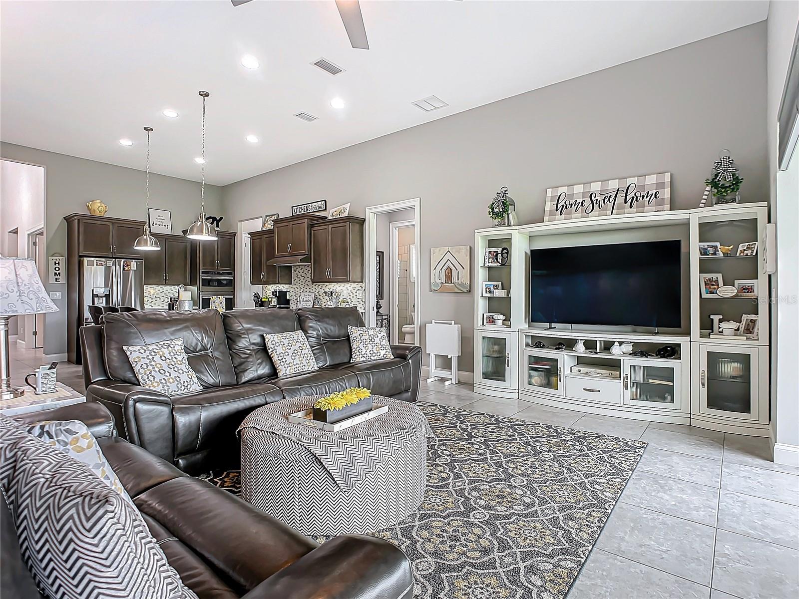 Image 22 of 70 For 2932 Bella Flore Terrace