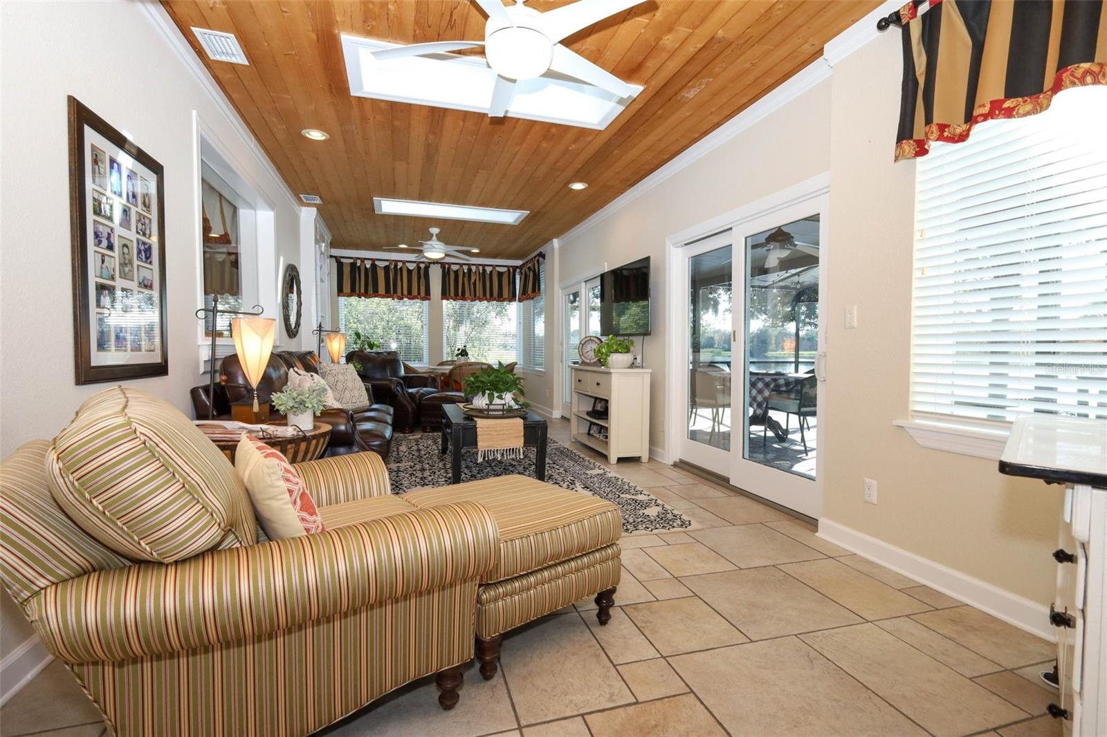 Image 28 of 64 For 1489 Aster Court