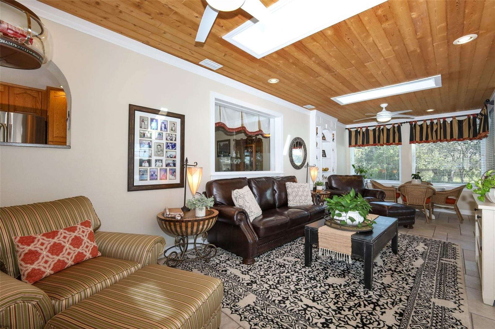 Image 29 of 64 For 1489 Aster Court