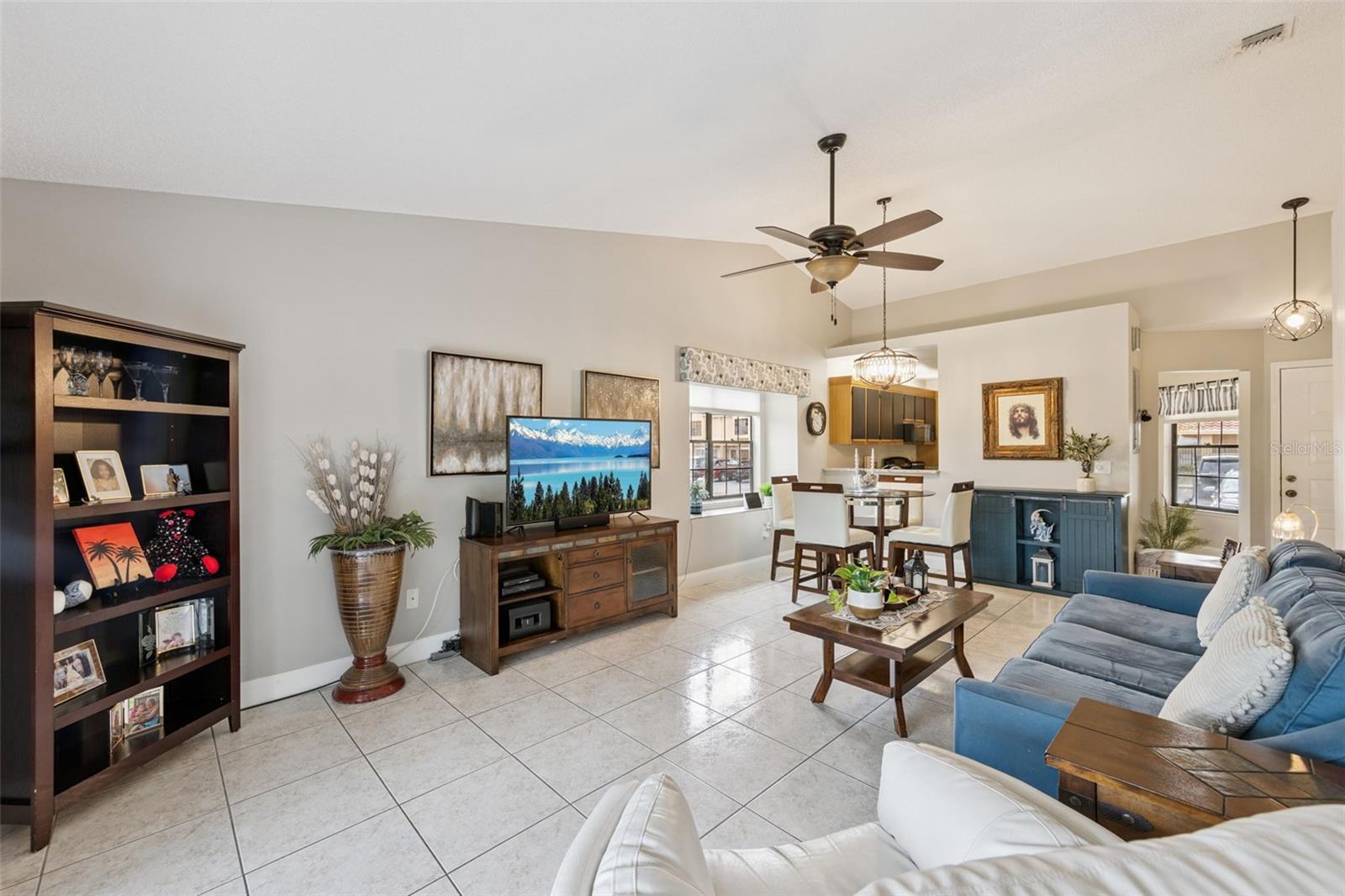 Image 4 of 25 For 1174 N Fairway Dr 1174