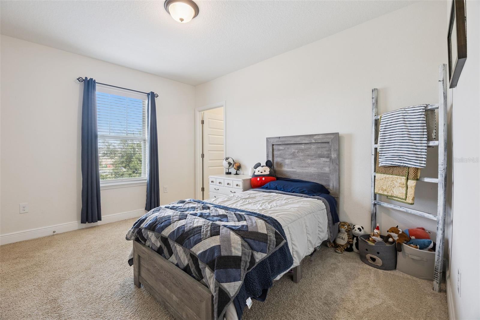 Image 26 of 89 For 16718 Harper Cove Drive