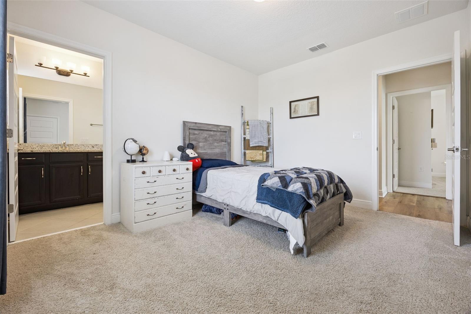 Image 27 of 89 For 16718 Harper Cove Drive