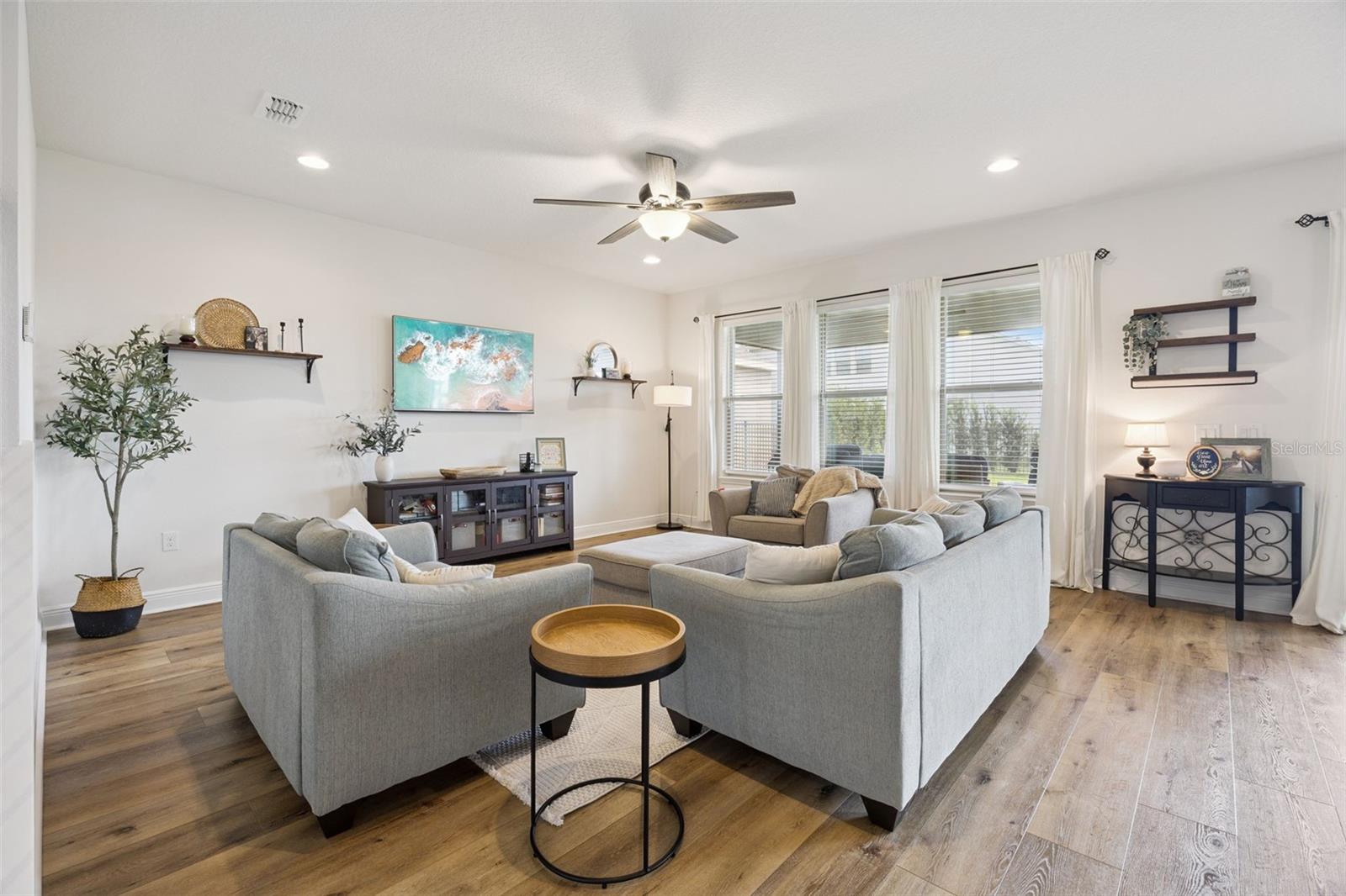 Image 4 of 89 For 16718 Harper Cove Drive