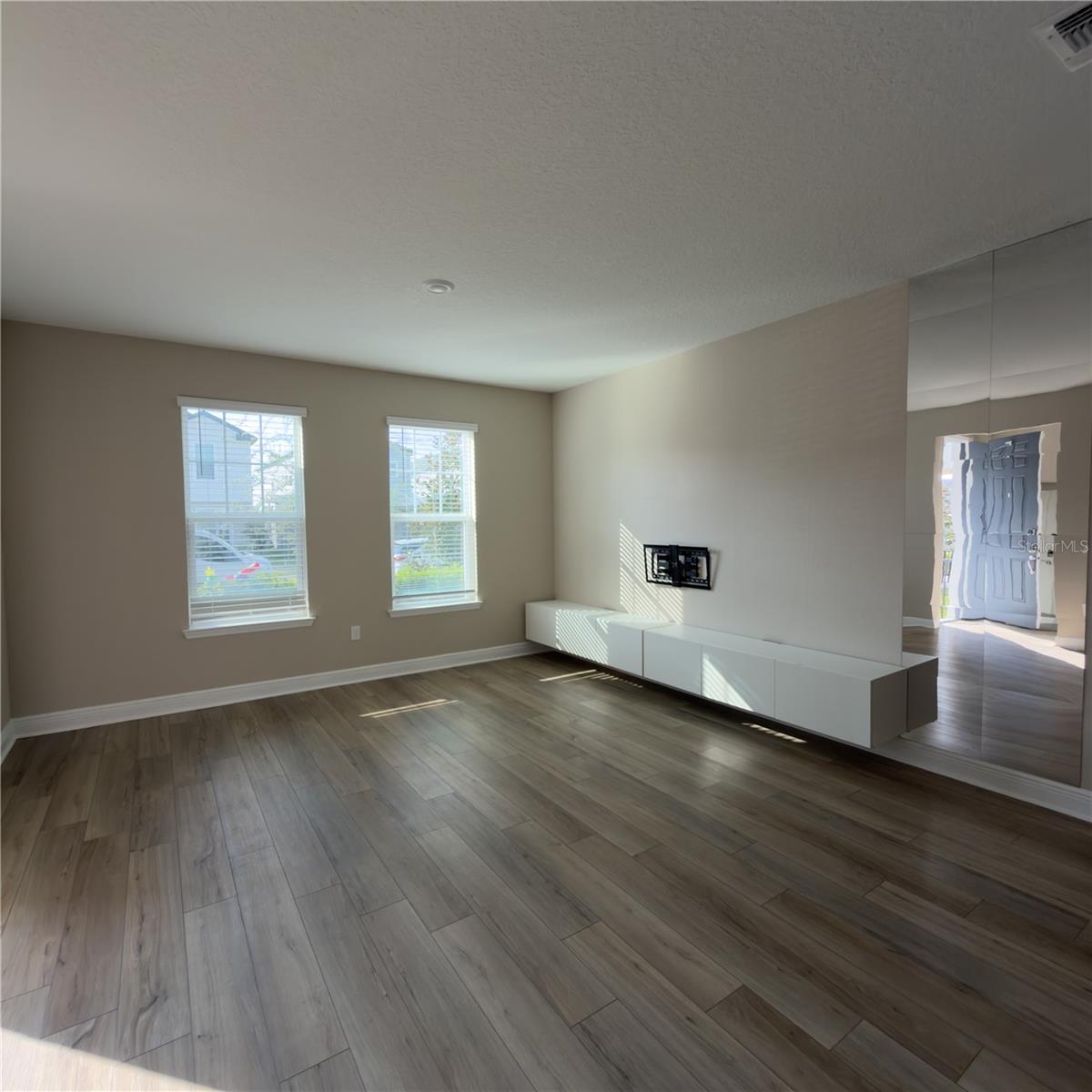 Image 4 of 30 For 14391 Braemar Street