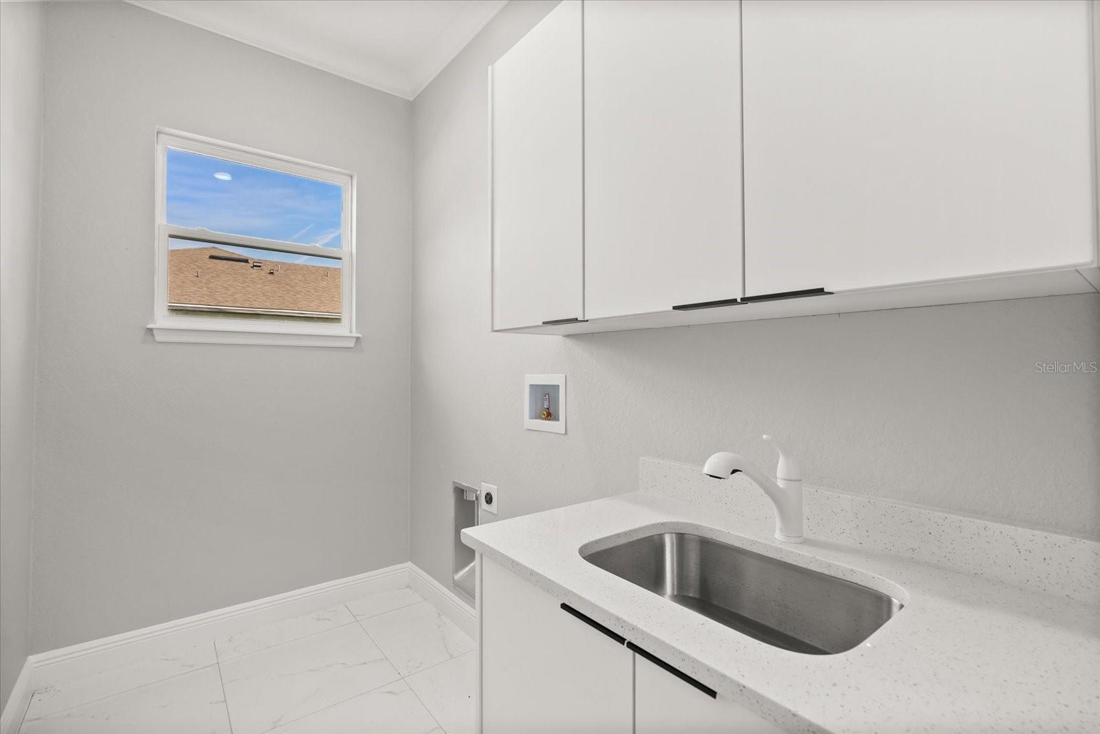 Image 17 of 21 For 319 Water Shore Drive