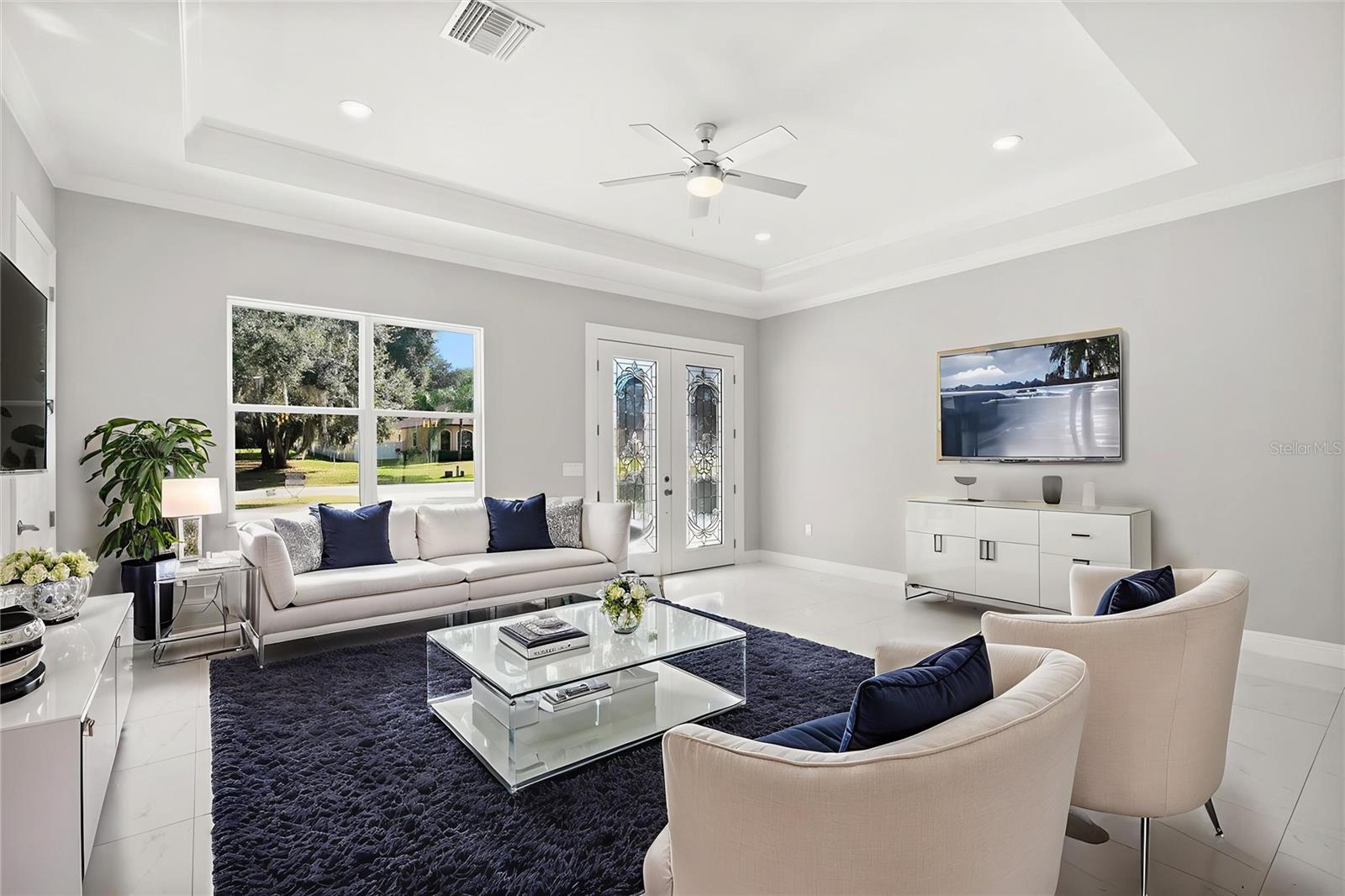 Image 3 of 21 For 319 Water Shore Drive