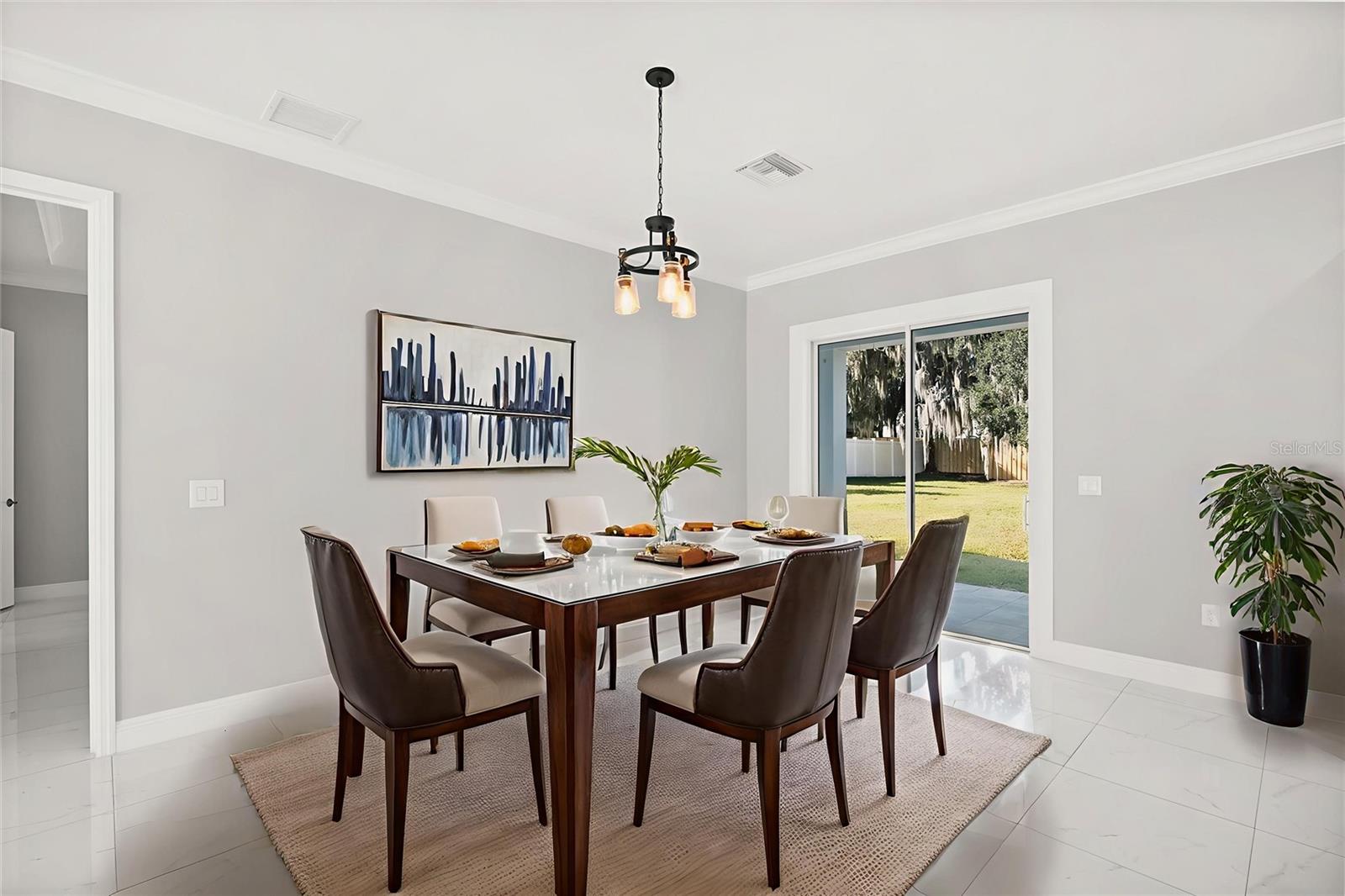 Image 4 of 21 For 319 Water Shore Drive