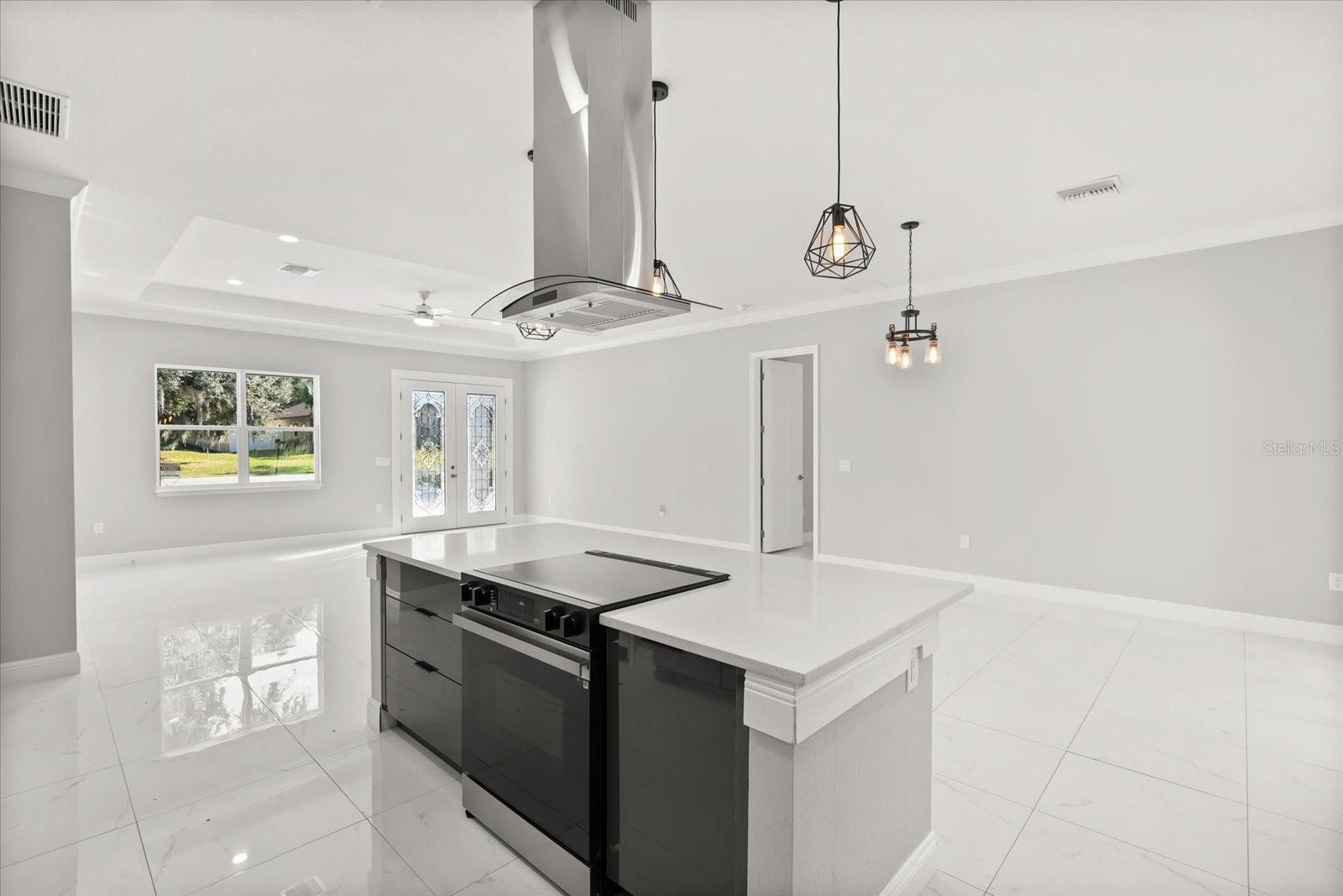 Image 6 of 21 For 319 Water Shore Drive