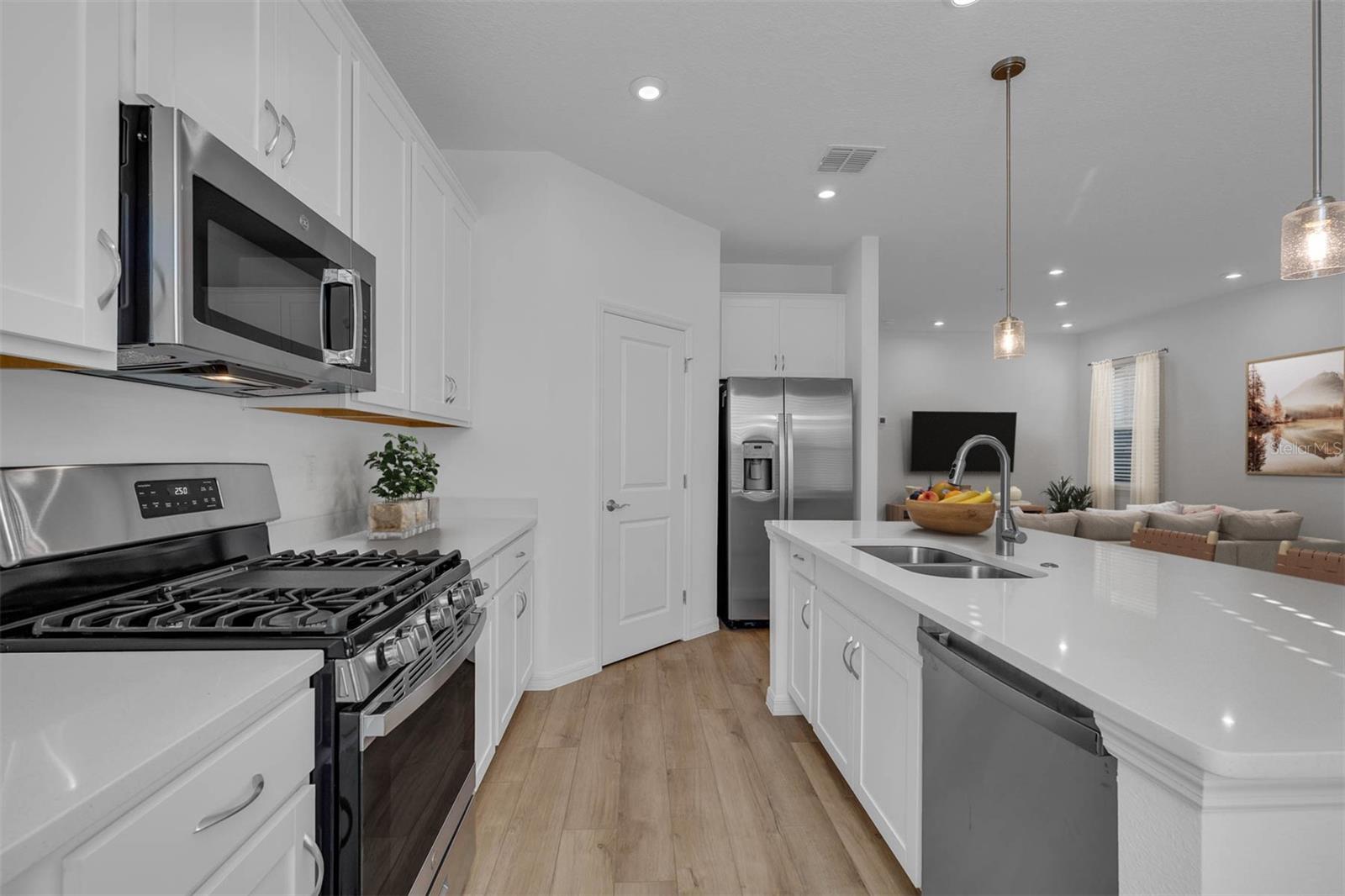 Image 10 of 38 For 5686 Stockade Boulevard