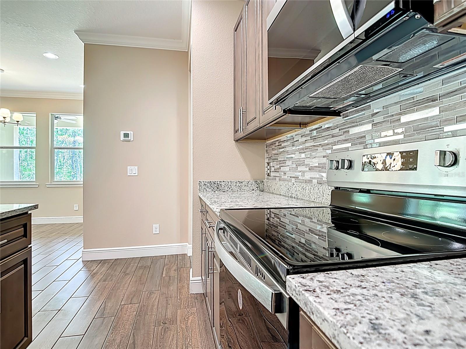 Image 22 of 67 For 19041 Mardi Gras Street