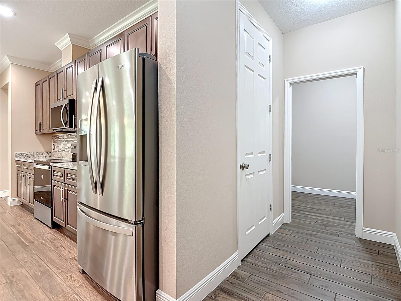 Image 23 of 67 For 19041 Mardi Gras Street