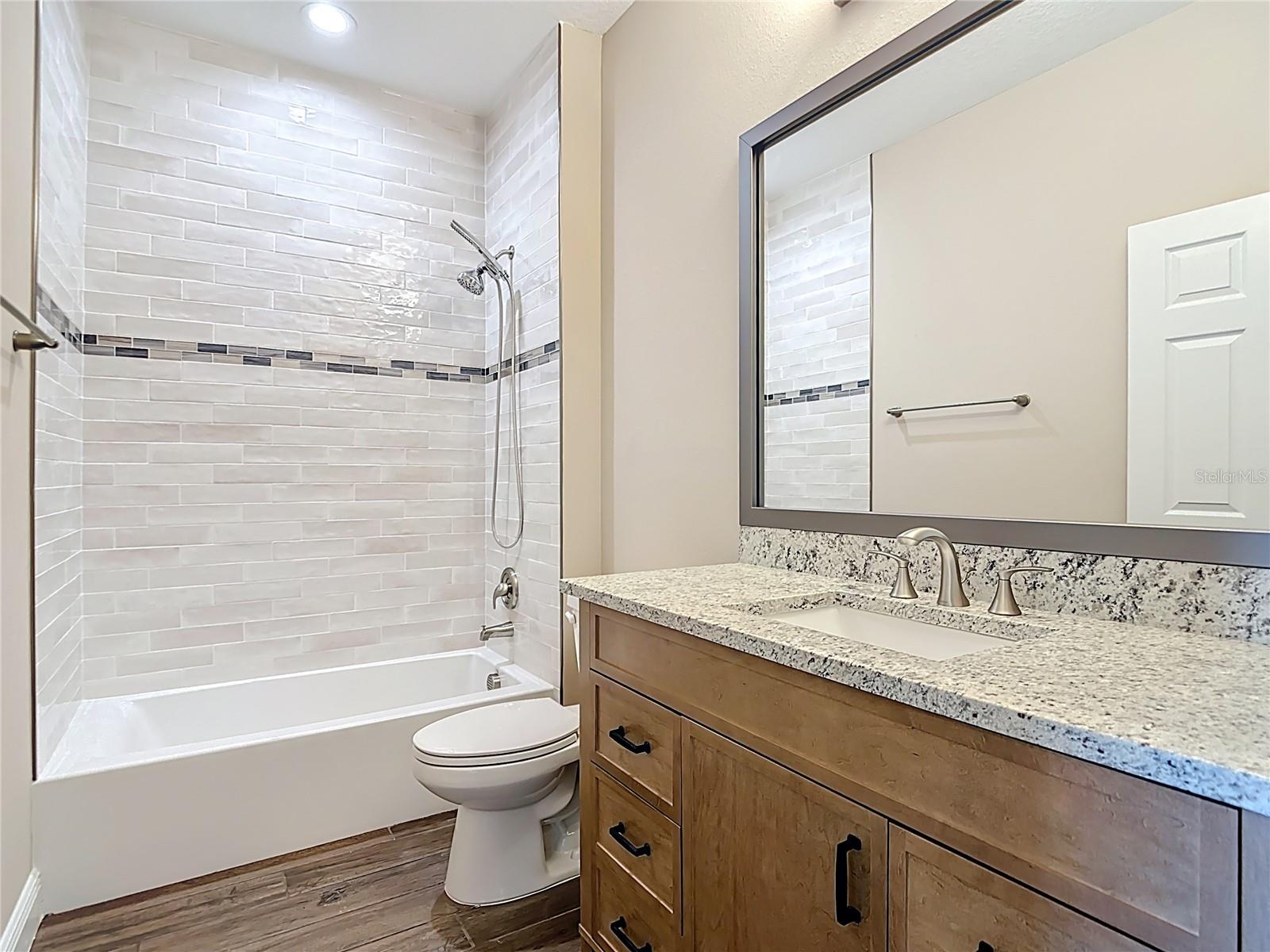 Image 27 of 67 For 19041 Mardi Gras Street