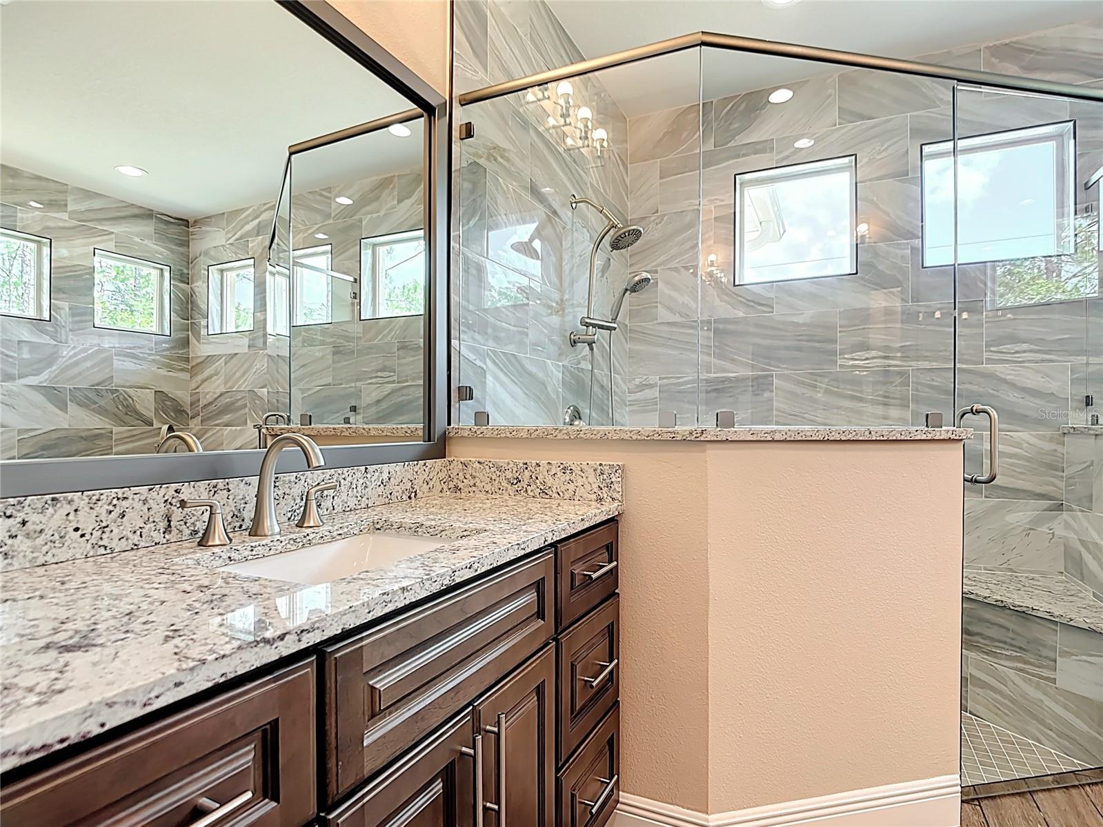 Image 40 of 67 For 19041 Mardi Gras Street